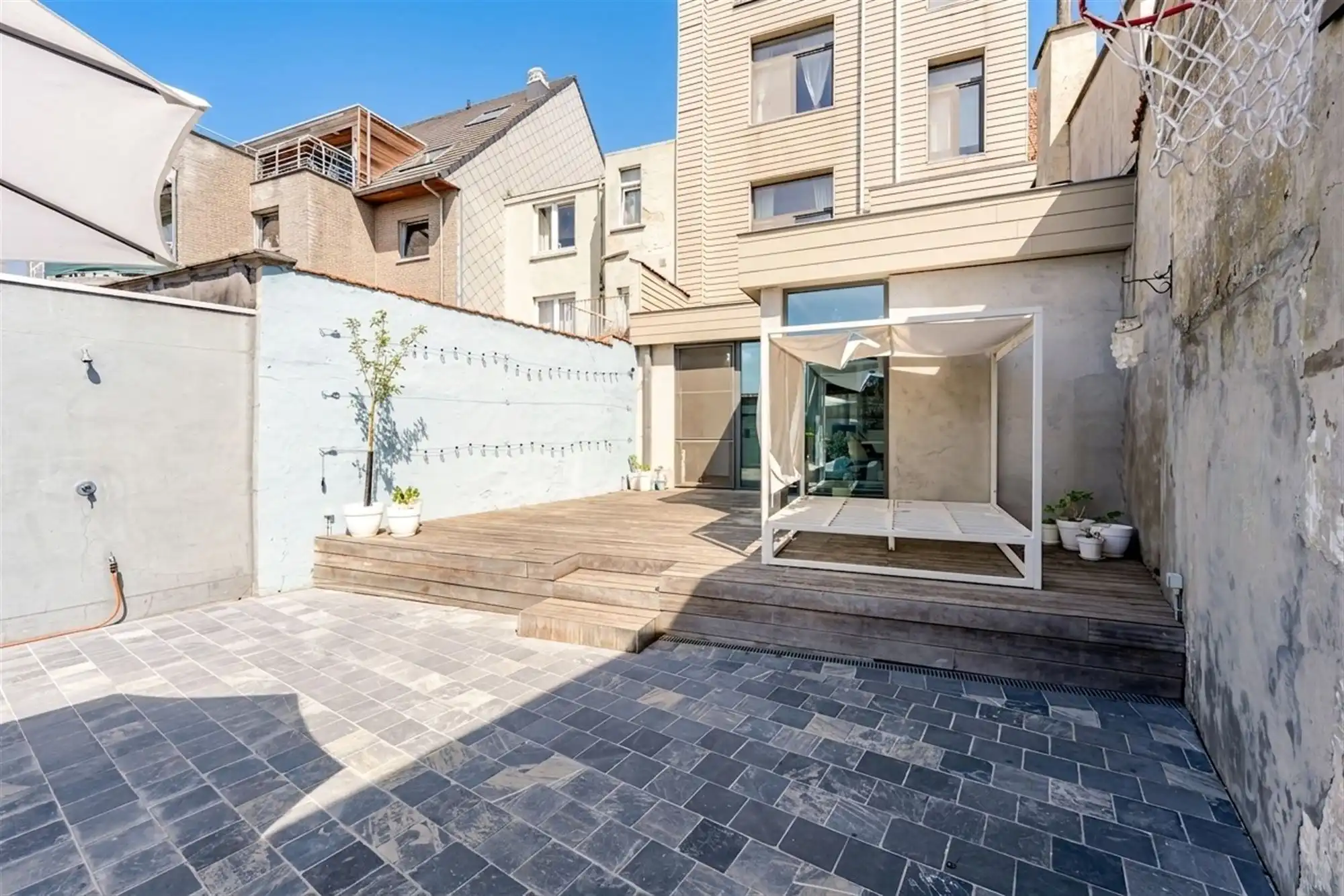 Statige herenwoning met karakter, ruimte en moderne luxe op toplocatie in Oostende foto 36