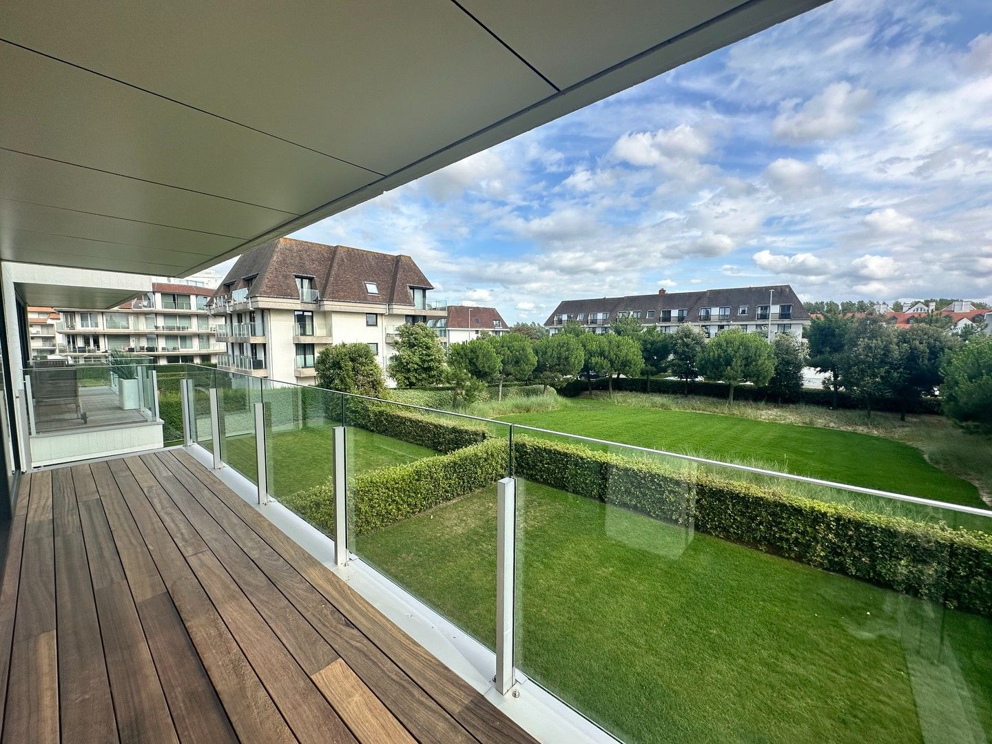 Gerenoveerd hoekappartement met mooie terrassen in een prestigieus gebouw op de Wandeldijk. foto 6