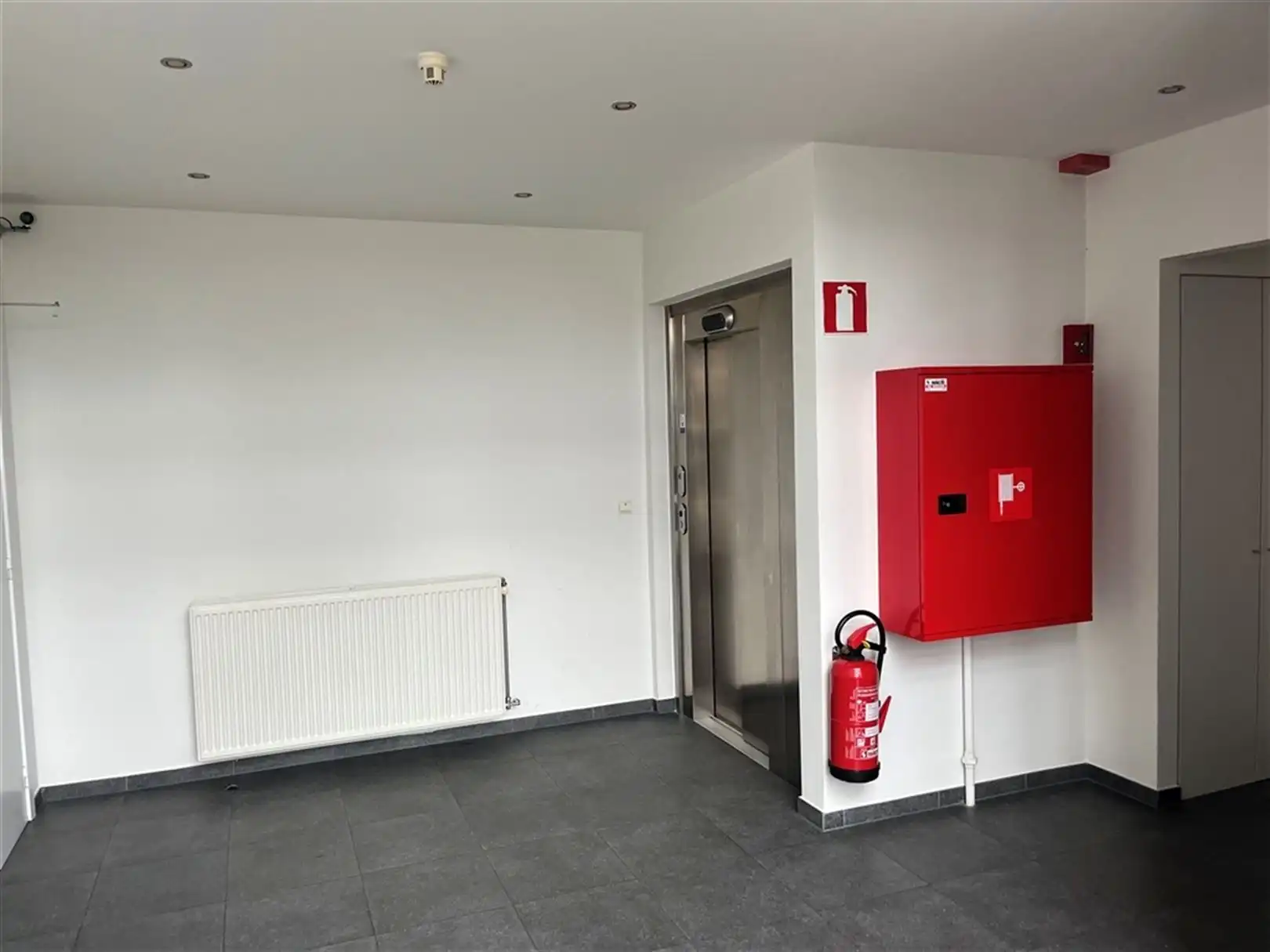 Kantoorgebouw foto 16