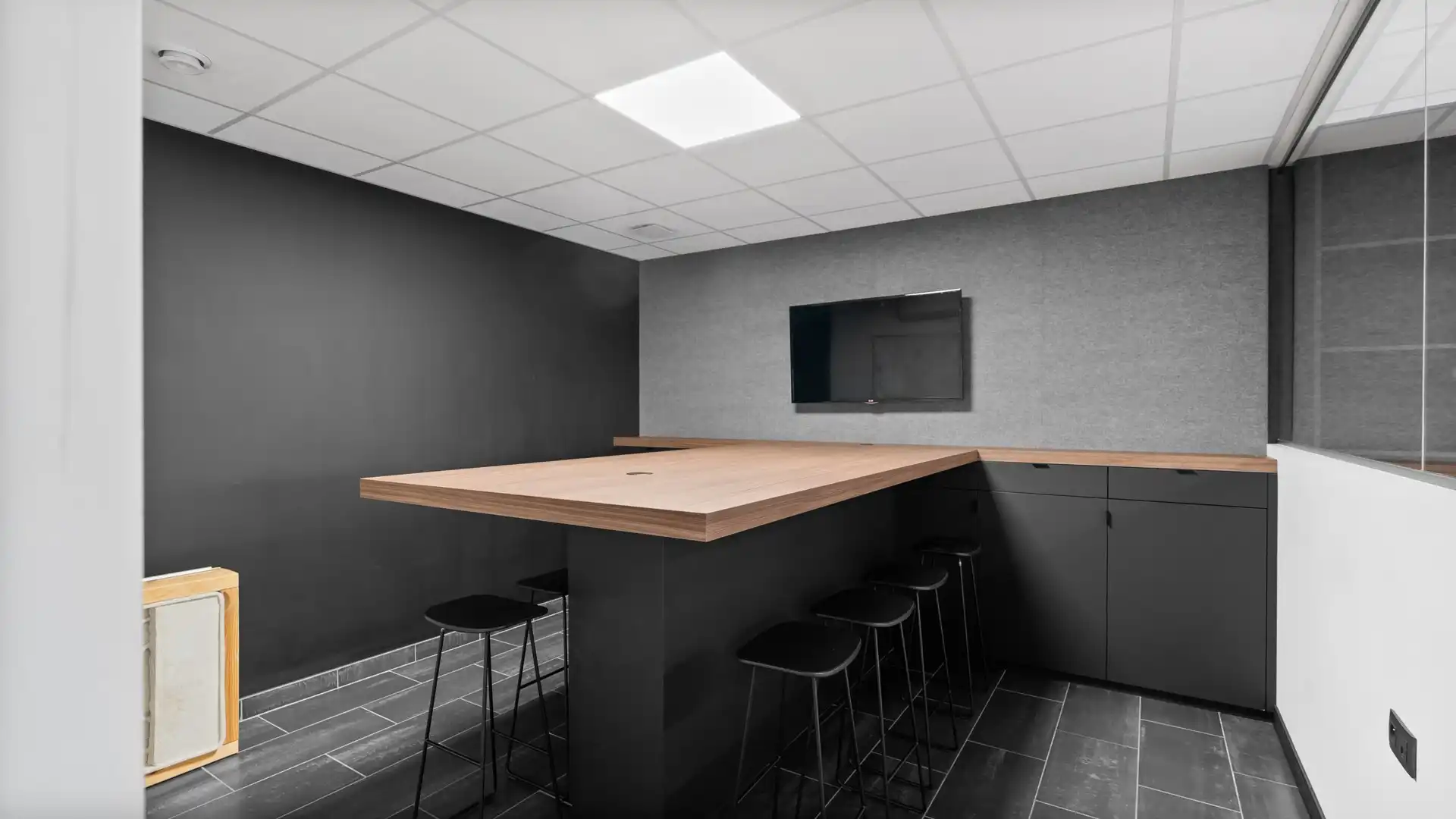 Modern en energiezuinig (A label) handelspand van 174 m² te As foto 11