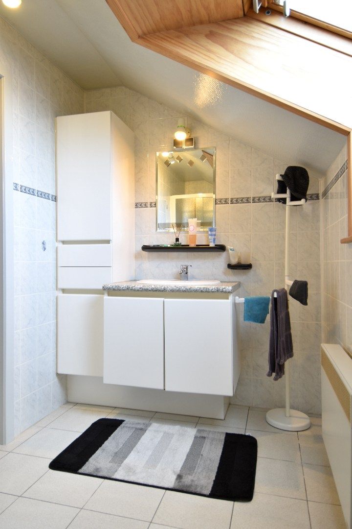 Instapklare villa met 5 slaapkamers én grote handelsruimte te koop in Gullegem foto 18