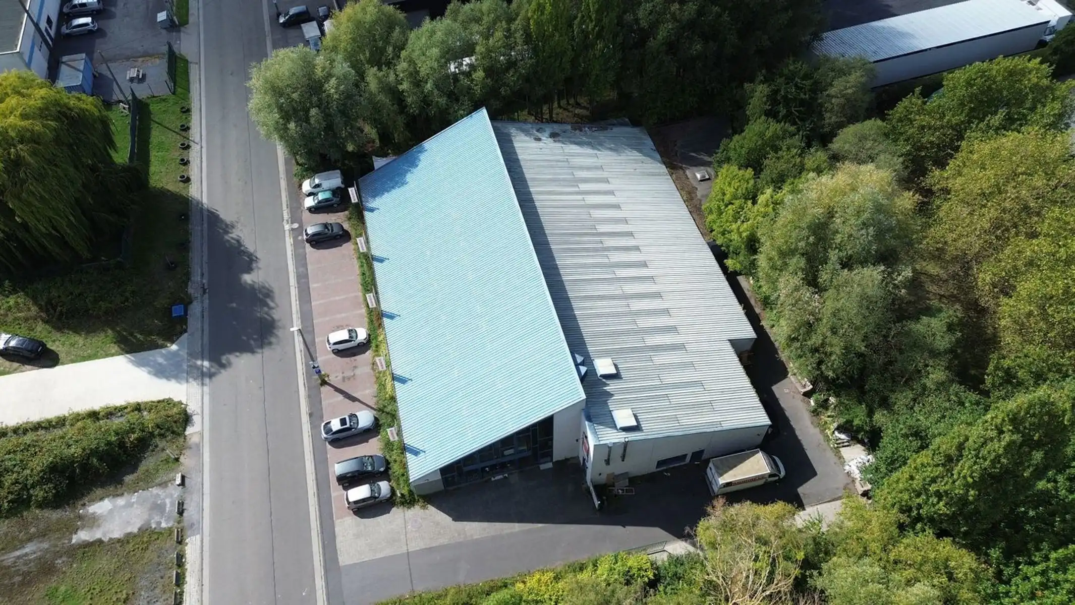 Handelspand 1.400 m² te huur in Moeskroen foto 8