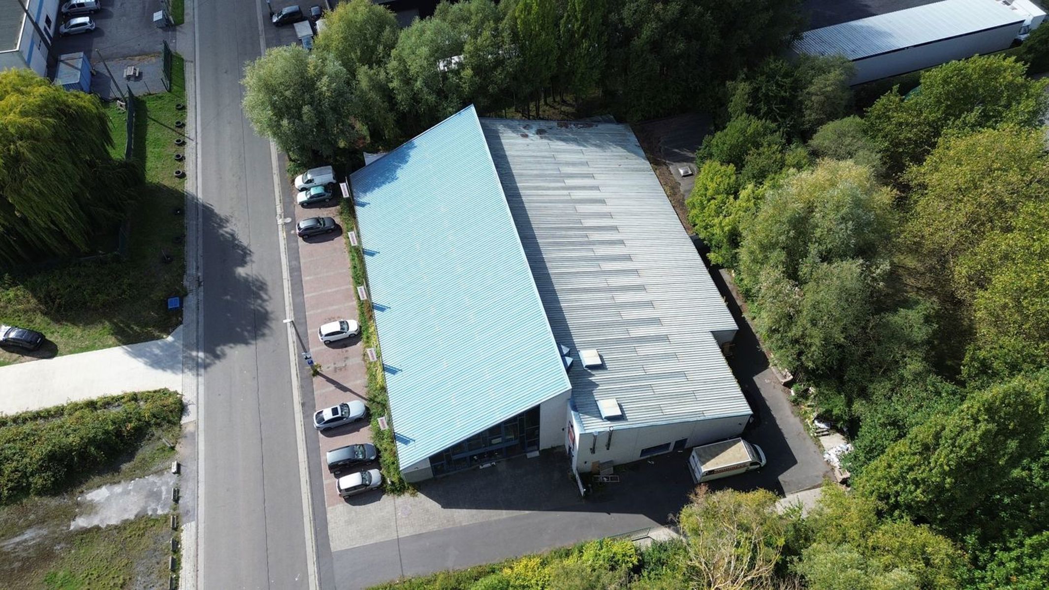 Handelspand 1.400 m² te huur in Moeskroen foto 8