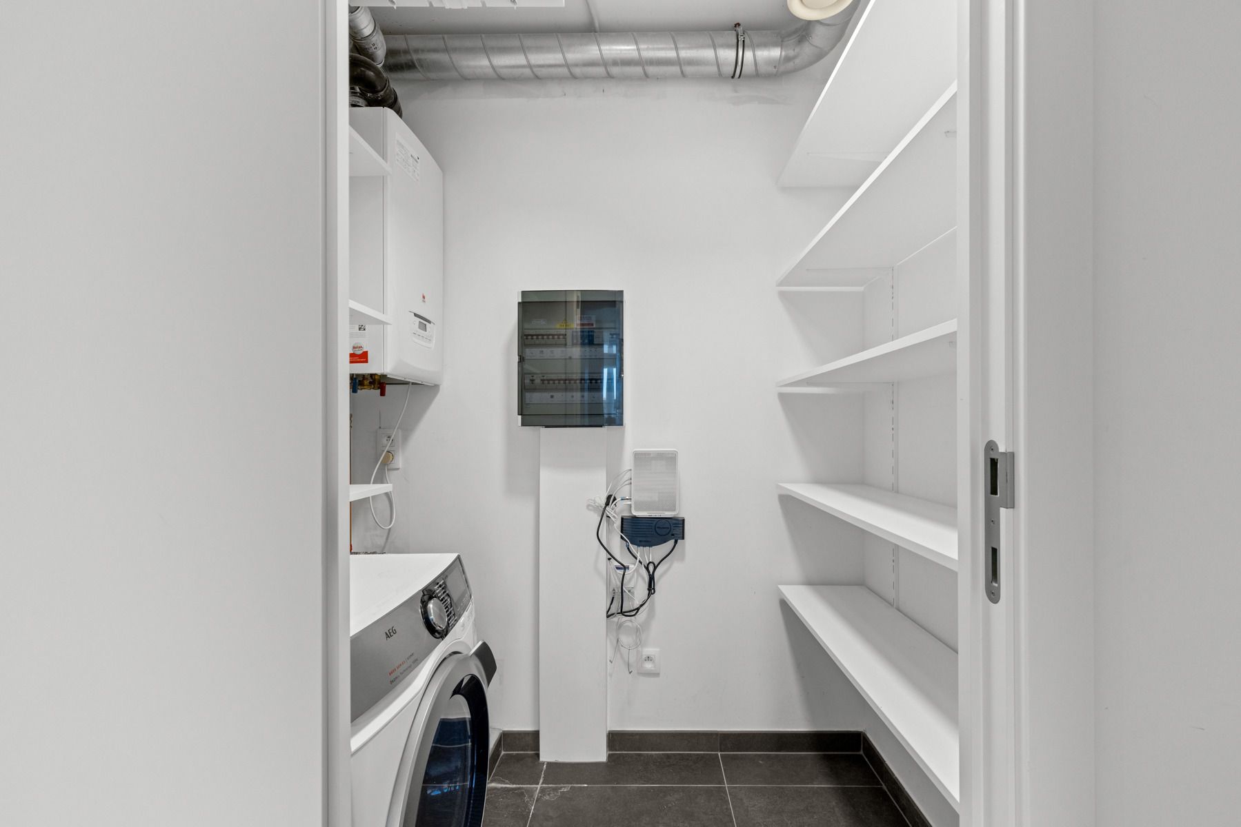  Uitstekend onderhouden 2 slpk appartement in hartje Bredene foto 13