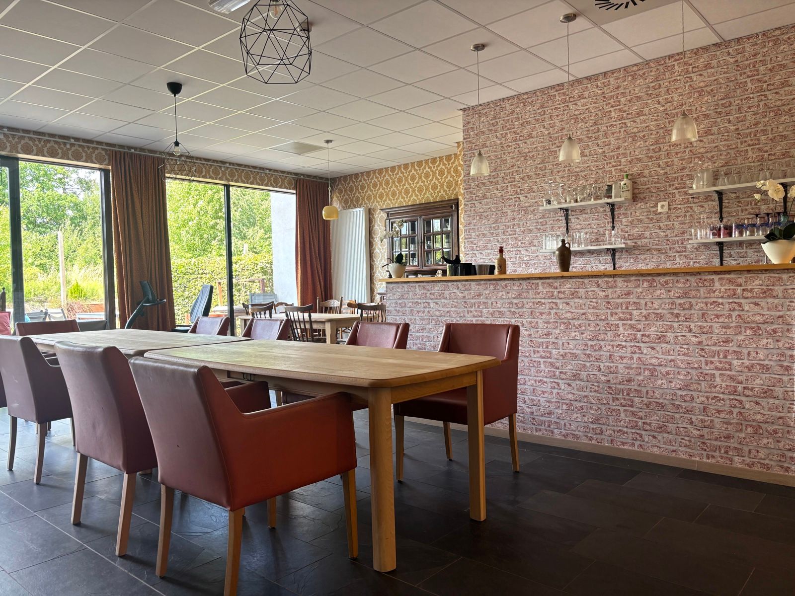 TE KOOP: Zeer mooie Serviceflat 2 SLAAPKAMERS en terras! foto 12