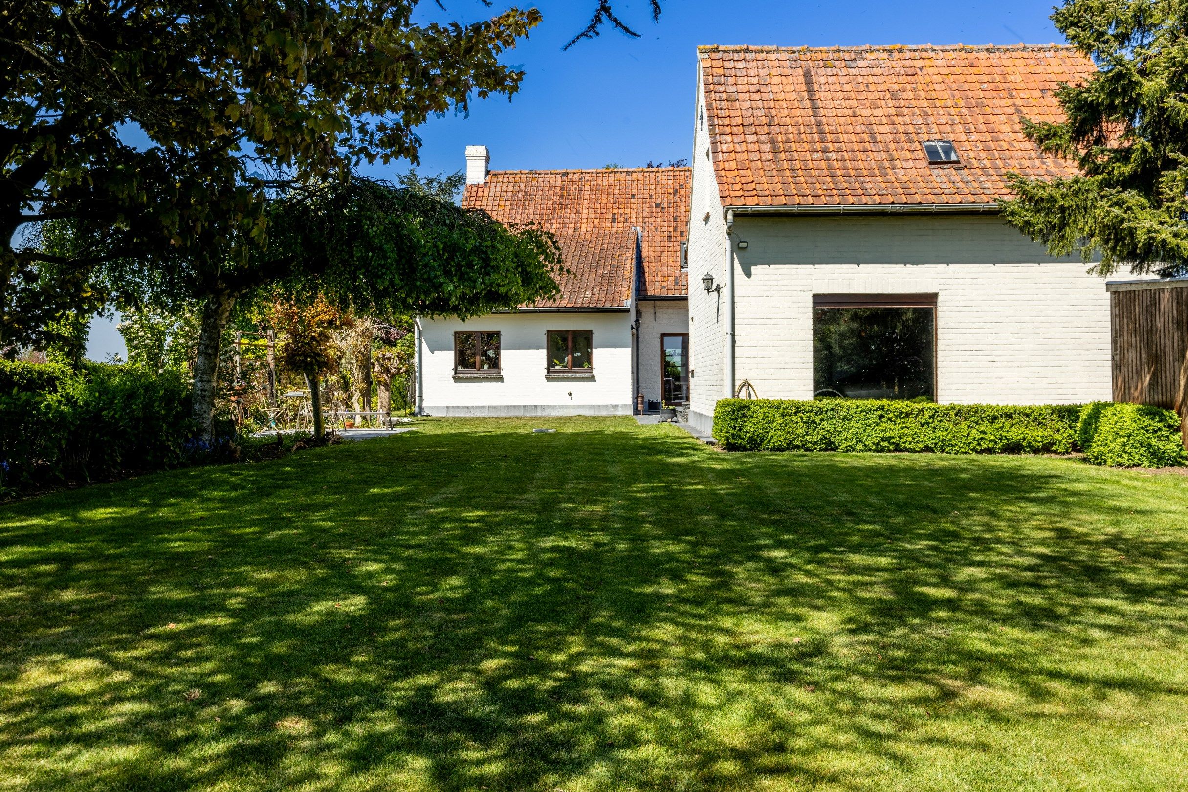 CHARME LANDHUIS  GELEGEN OP 1534 M² foto 28