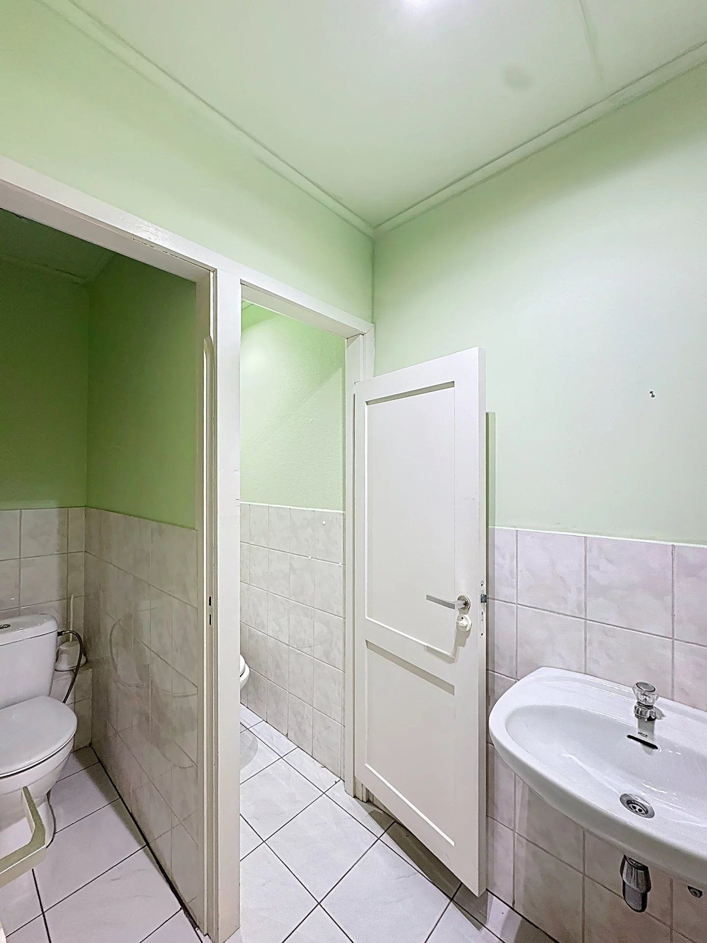 Gezellig handelspand voorzien van keuken en sanitair op toplocatie in Mol-centrum. foto 10