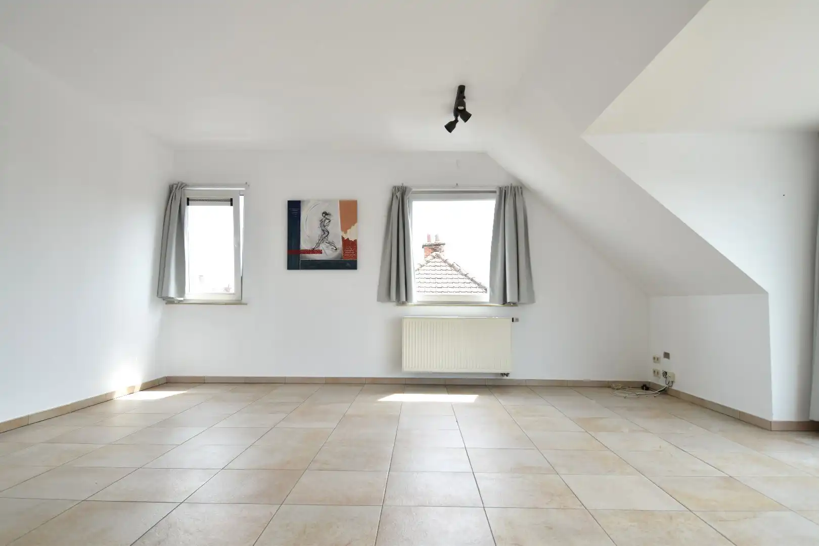 Interessante opbrengsteigendom (204m² kantoor + 3 appartementen + garages/parkings + 295m² loods) op toplocatie in Bissegem foto 14