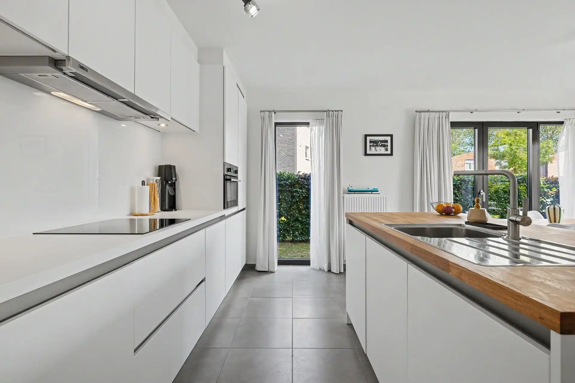 Instapklaar gelijkvloersappartement met 2 slaapkamers & ondergrondse autostaanplaats foto 6