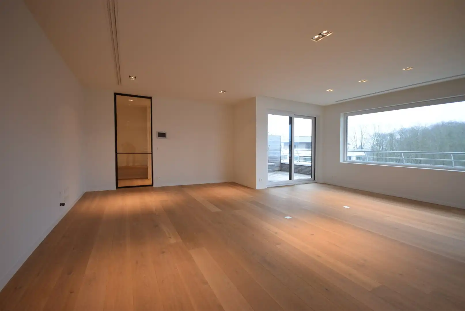 LUXE PENTHOUSE MET ADEMBENEMEND ZICHT OP STERREBOS. foto 6