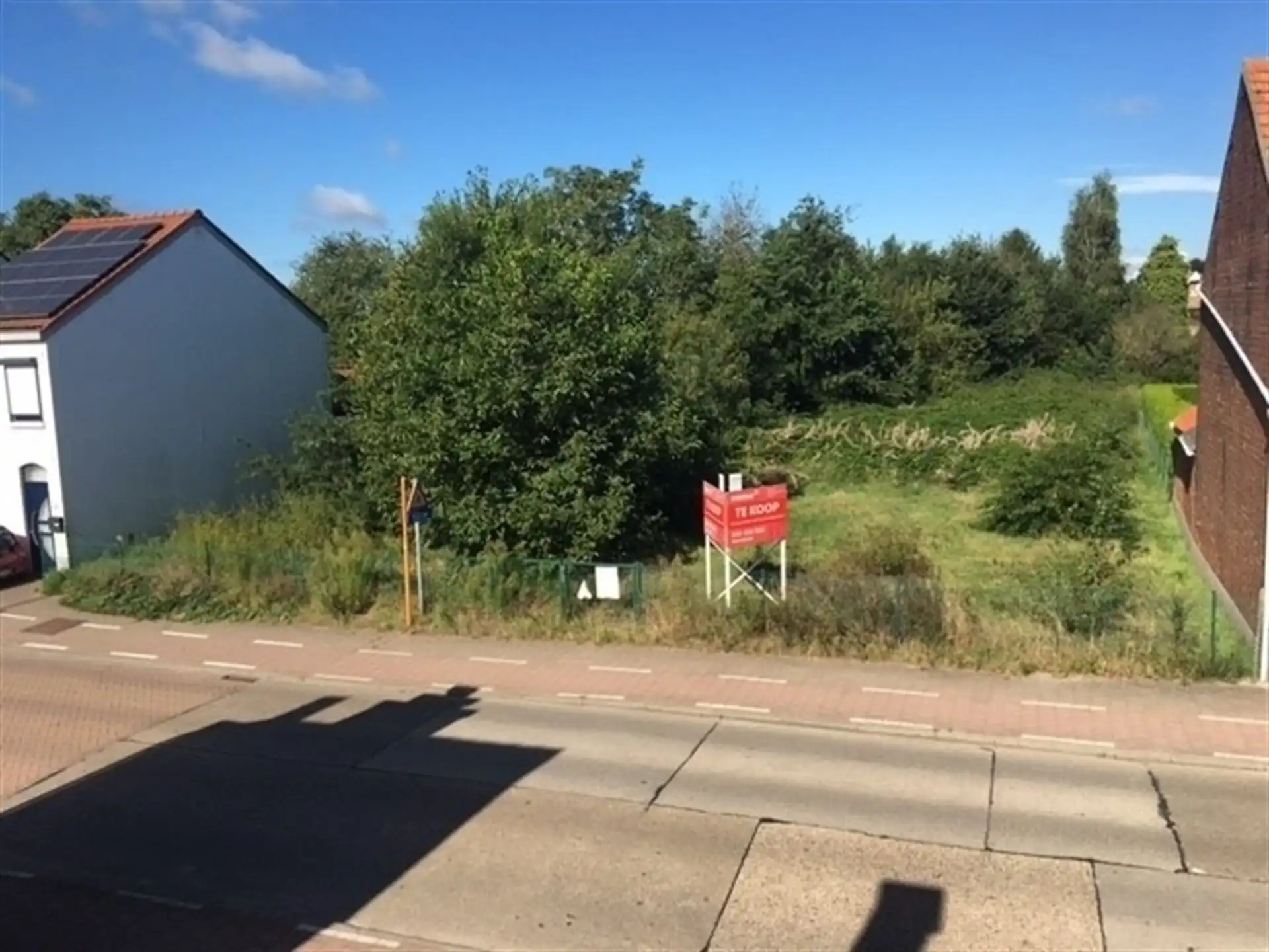 Lot 1 bouwgrond van 10 are voor halfopen bebouwing. foto 4