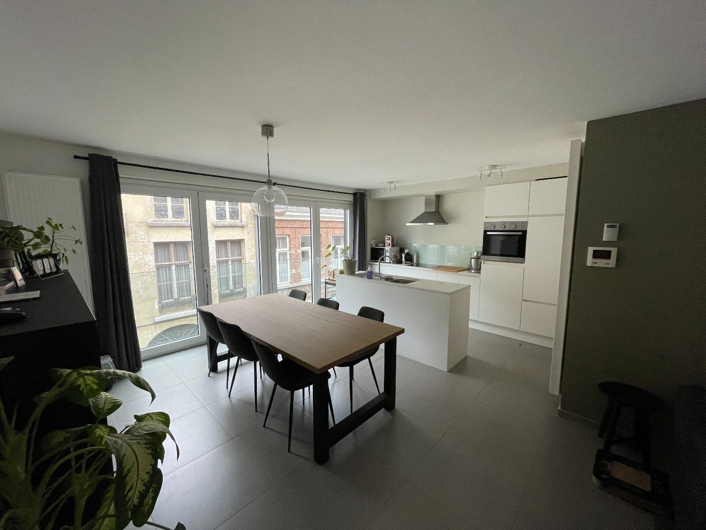 Lichtrijk appartement in hartje Gent met autostaanplaats foto 2