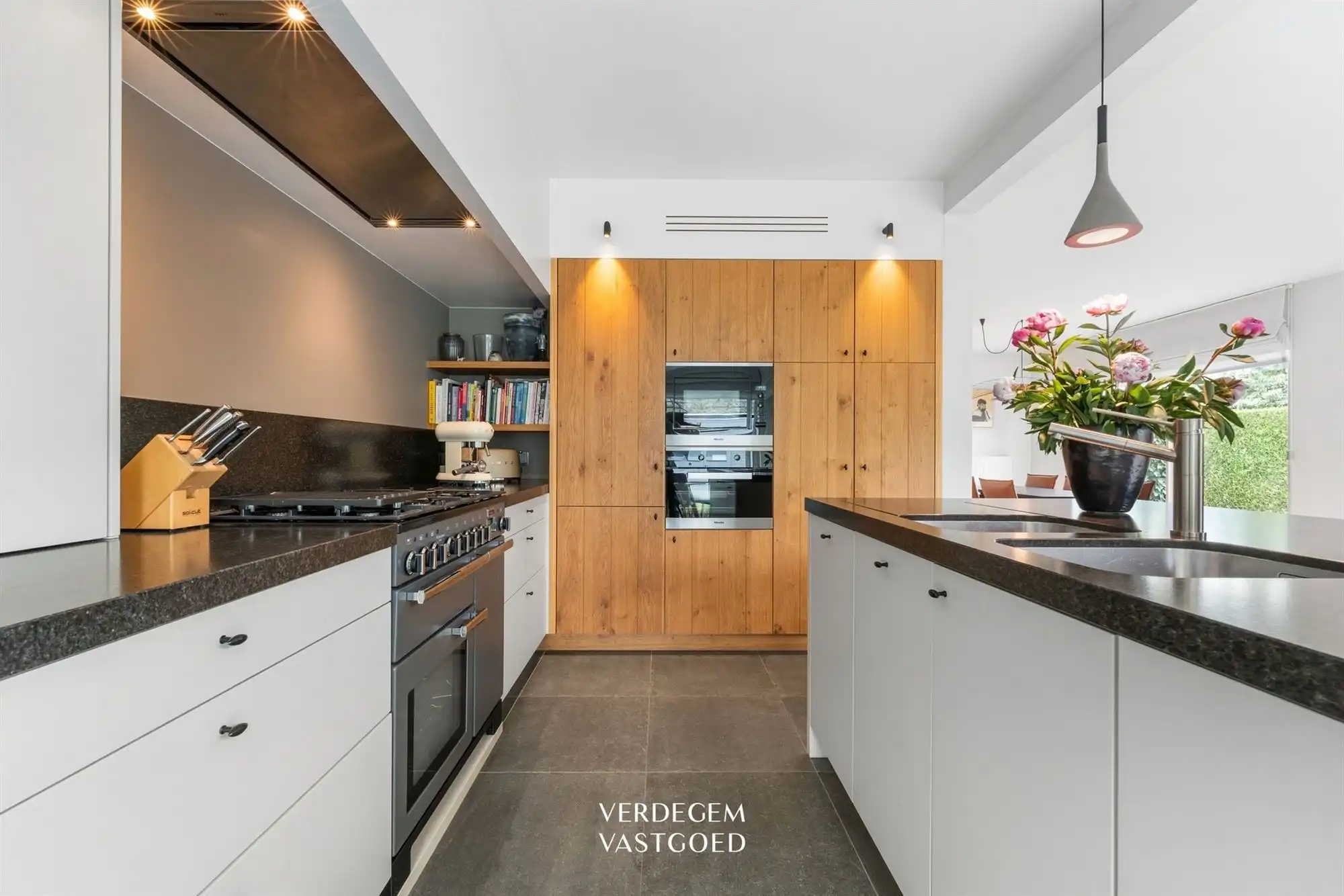 Knappe woning met 3 slaapkamers en geniettuin in het centrum van Evergem foto 9