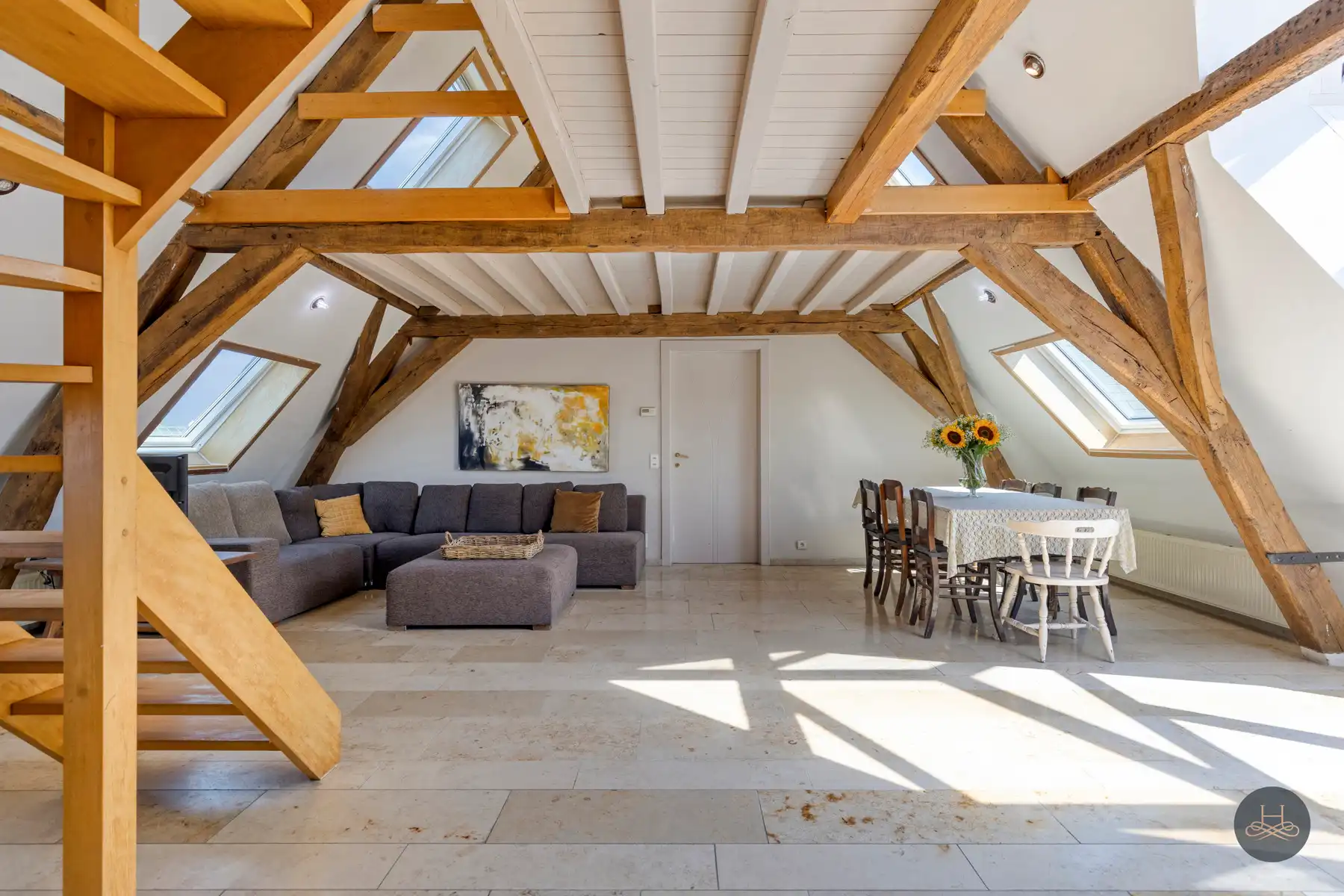 Prachtige duplex in historische Dossin Kazerne foto {{pictureIndex}}