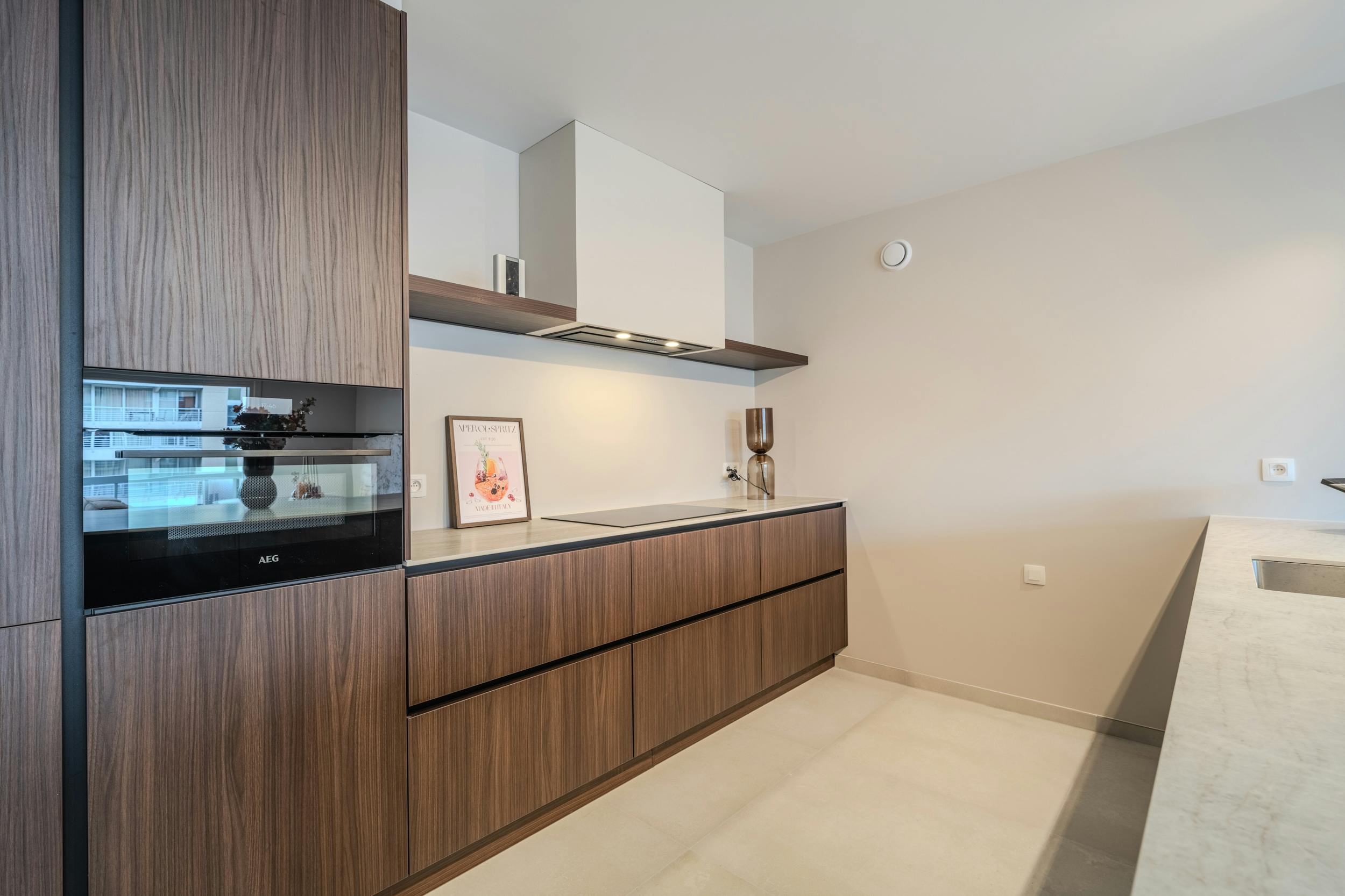 Prachtig gerenoveerd appartement met twee slaapkamers foto 13