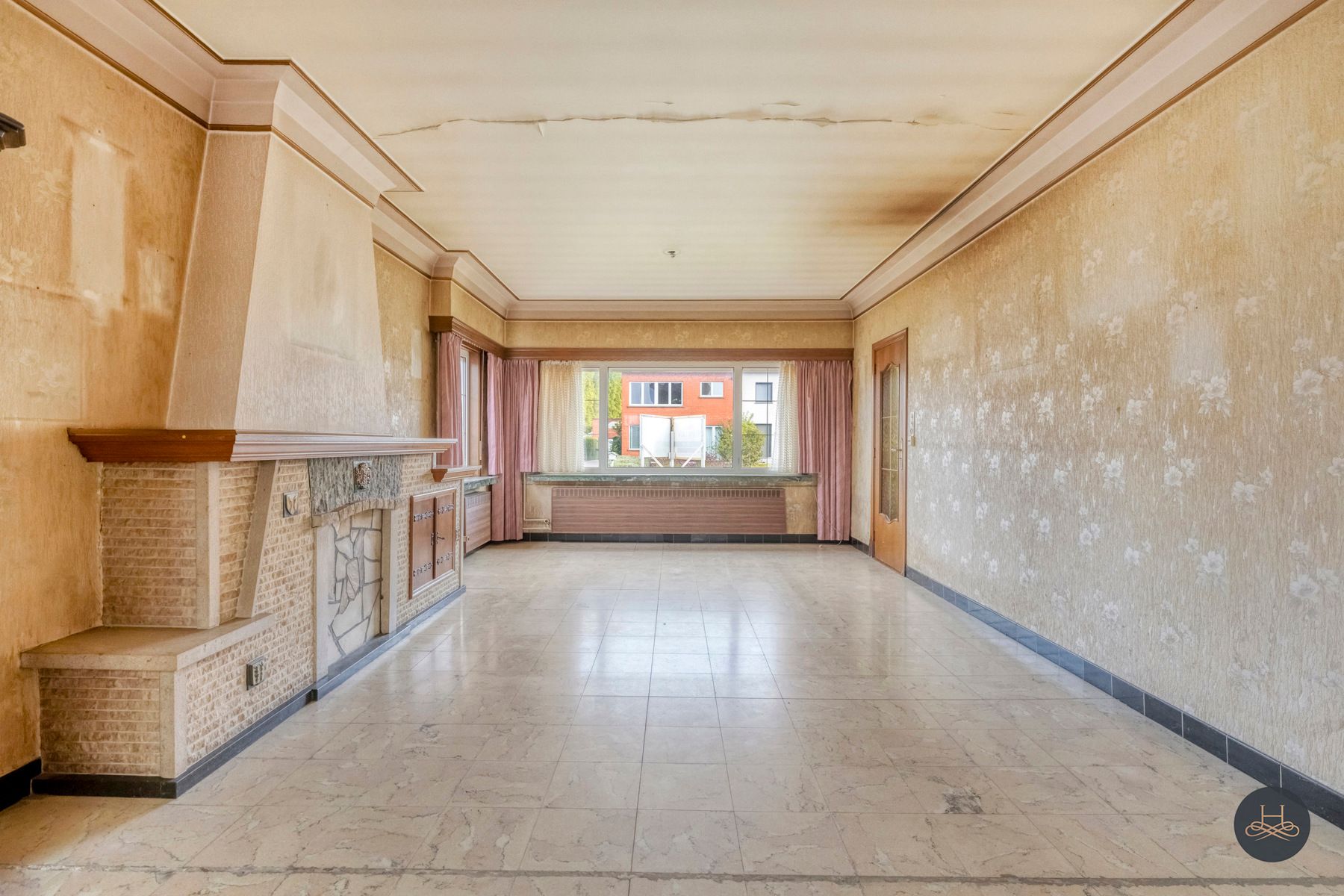 Renovatiewoning met grote garage foto 9