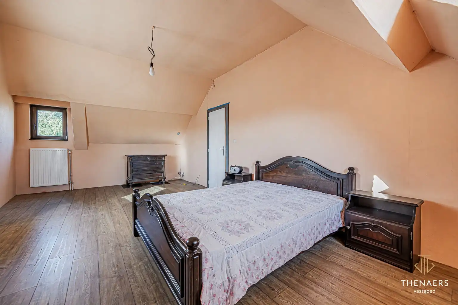 Karaktervolle en uitzonderlijk ruime woning met 5 slpks op&nbsp;een perceel van 36a 60ca. foto 29