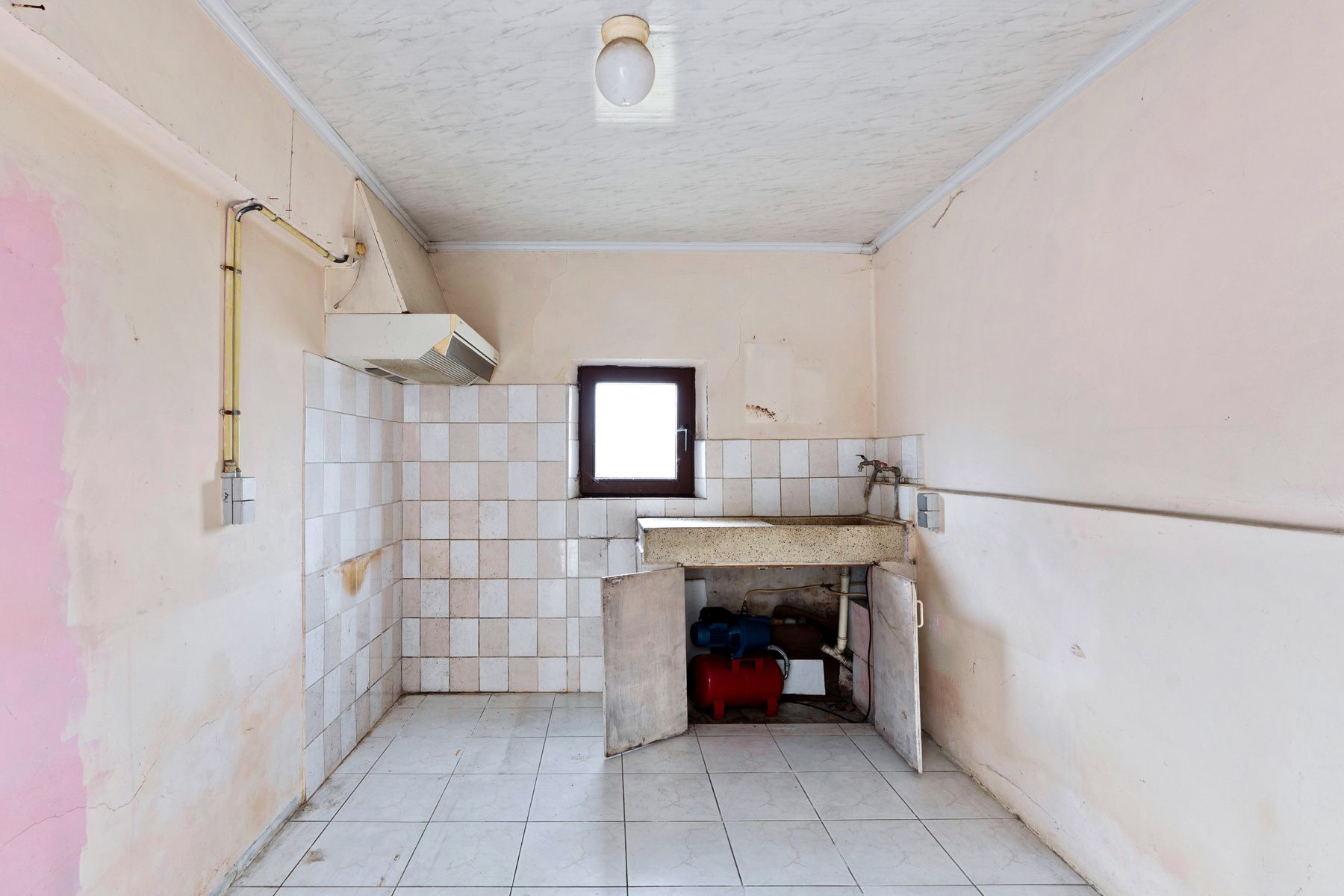 Te renoveren woning in bijzonder rustige straat in Aalter foto 4