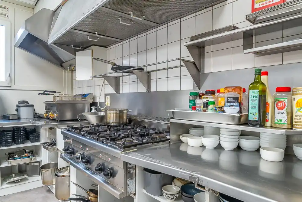 Instapklare brasserie op toplocatie in Maasmechelen foto 18
