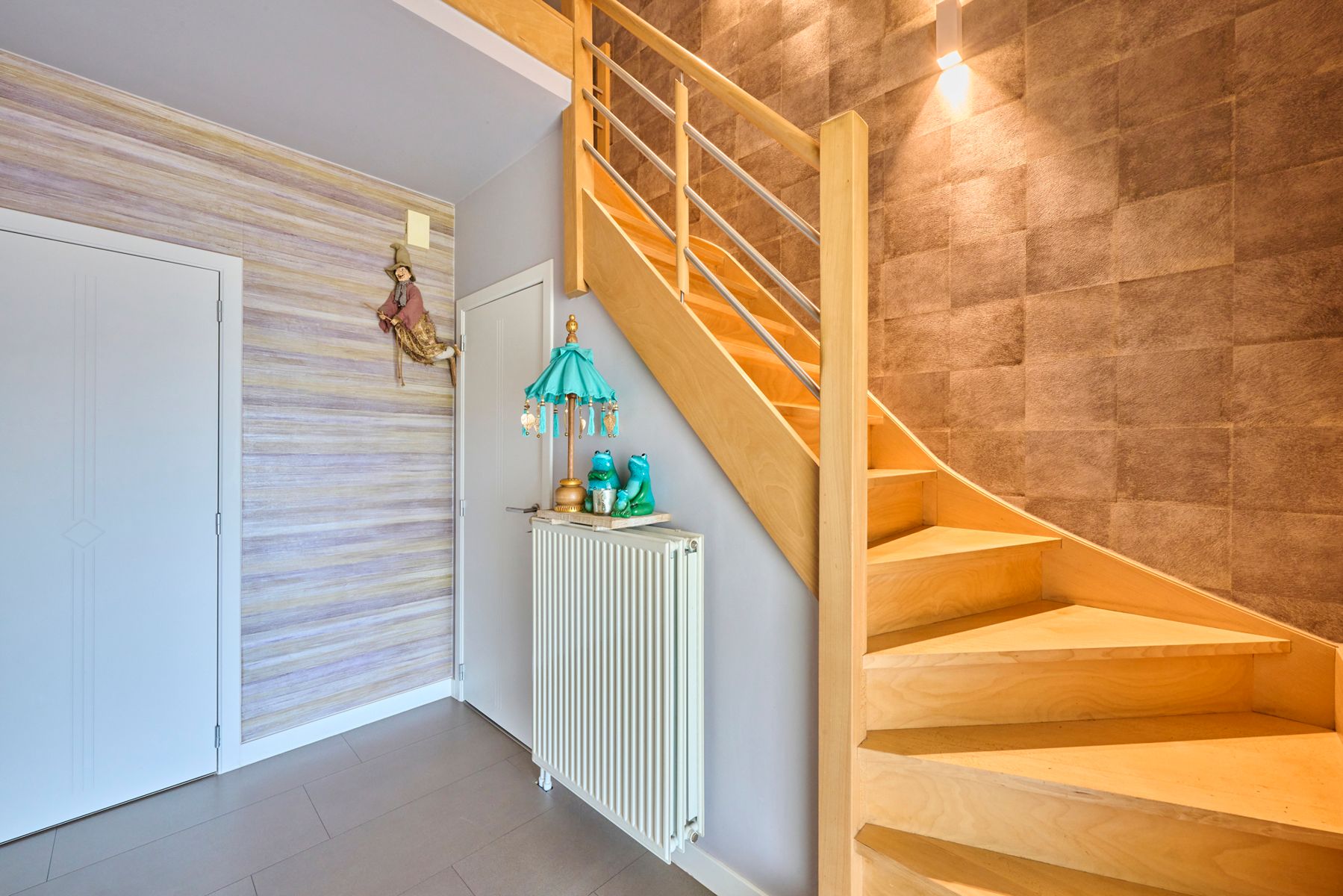 Exclusieve woning met handelzaak,appartement, zwembad en lift. foto 24