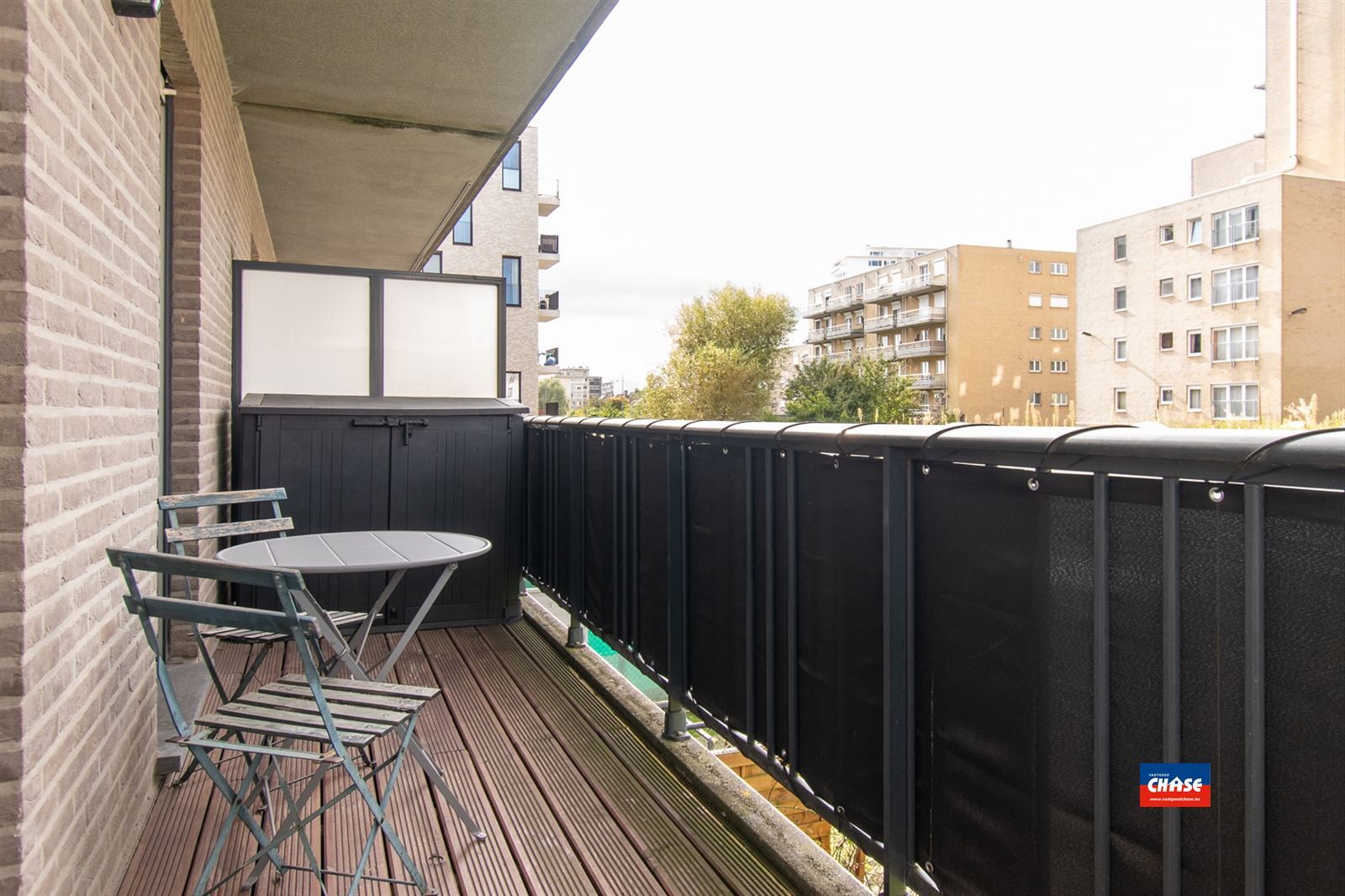 Ruim instapklaar appartement met 2 slaapkamers + terras + P foto 16