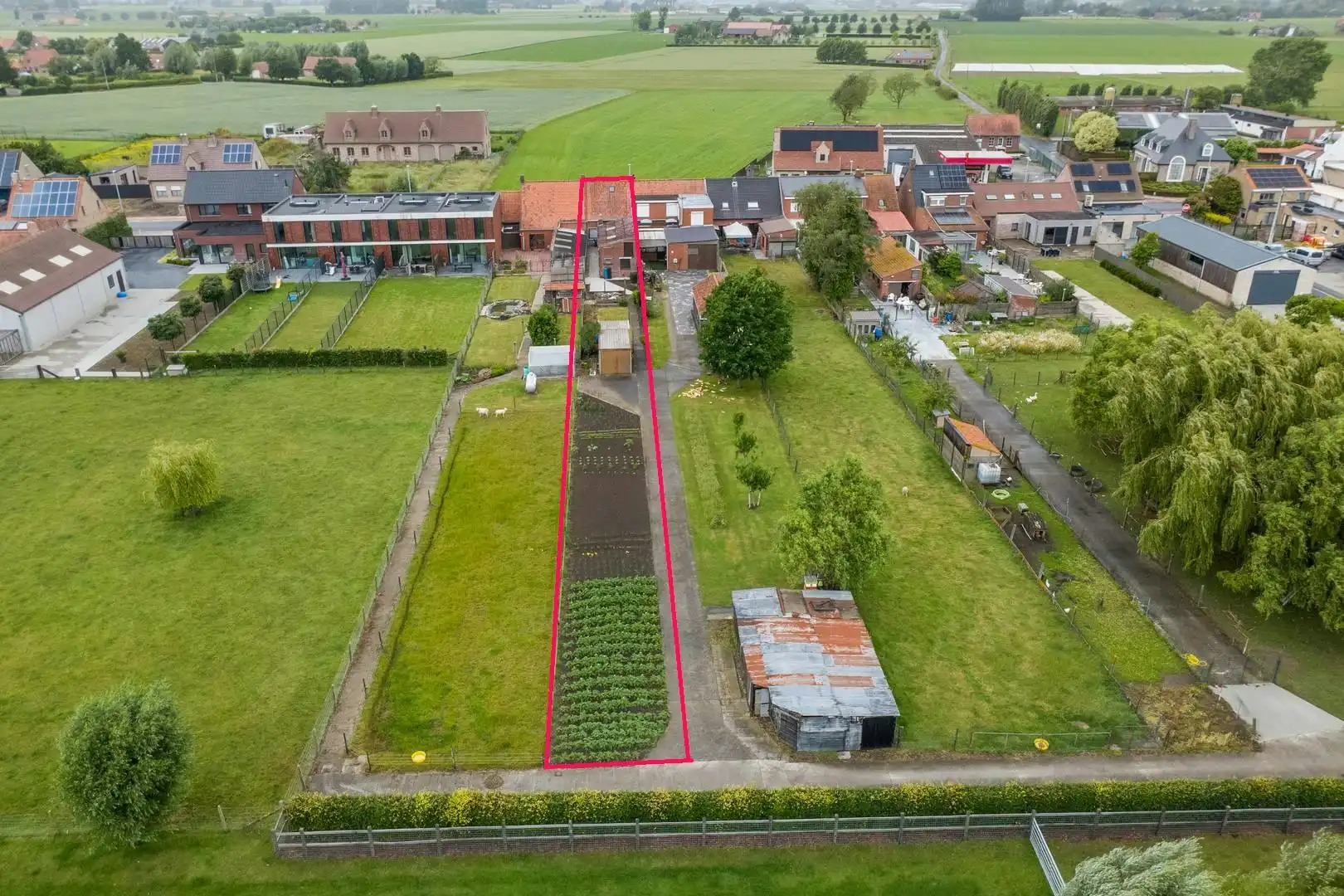 Huis te koop in Woesten met 3 kamers, garage en tuin foto 3