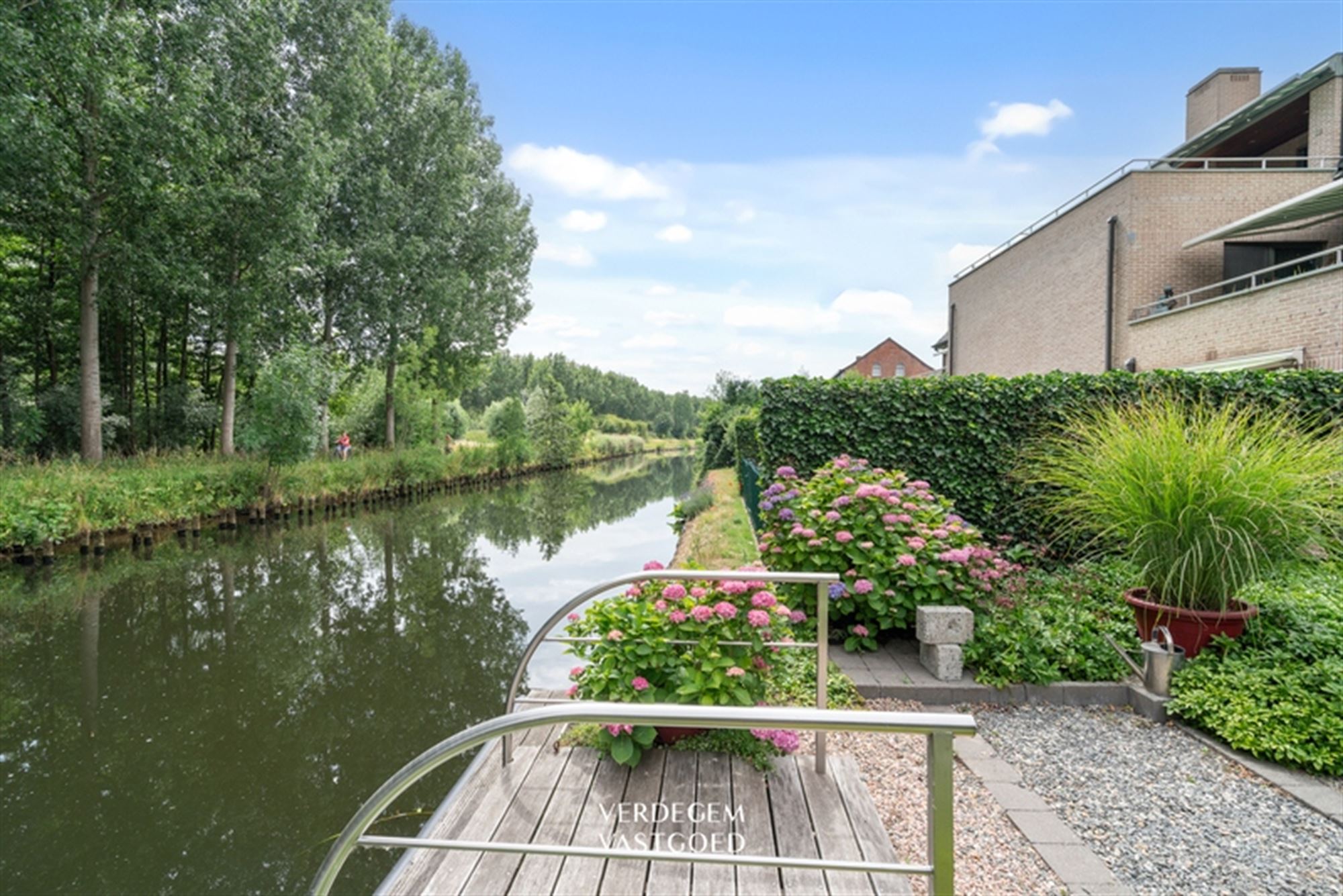 ()=>{if(producerUpdateValueVersion(node),producerAccessed(node),node.value===ERRORED)throw node.error;return node.value} Damstraat 93/C - 9180 MOERBEKE-WAAS