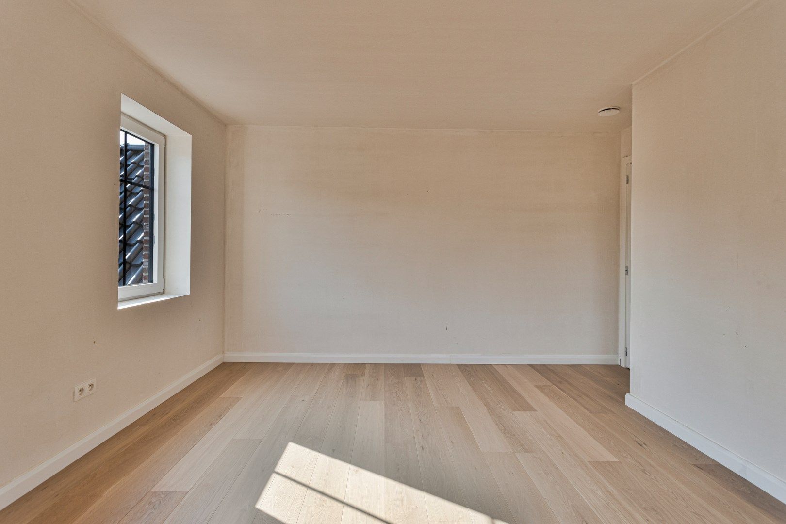 Kwalitatief afgewerkte halfopen nieuwbouwwoning met 3 ruime slpks op 412 m² te OLV Olen ! foto 14