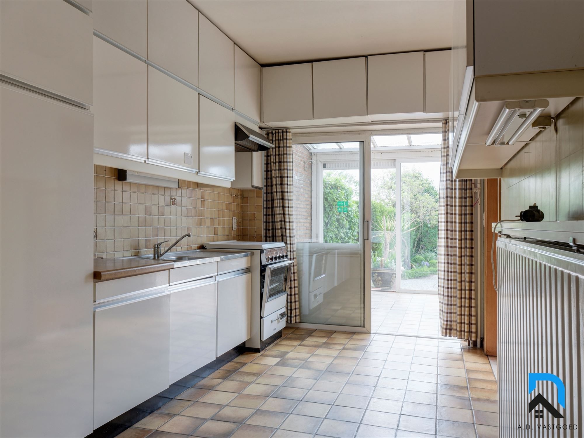 Halfopen bebouwing met tuin op toplocatie foto 10