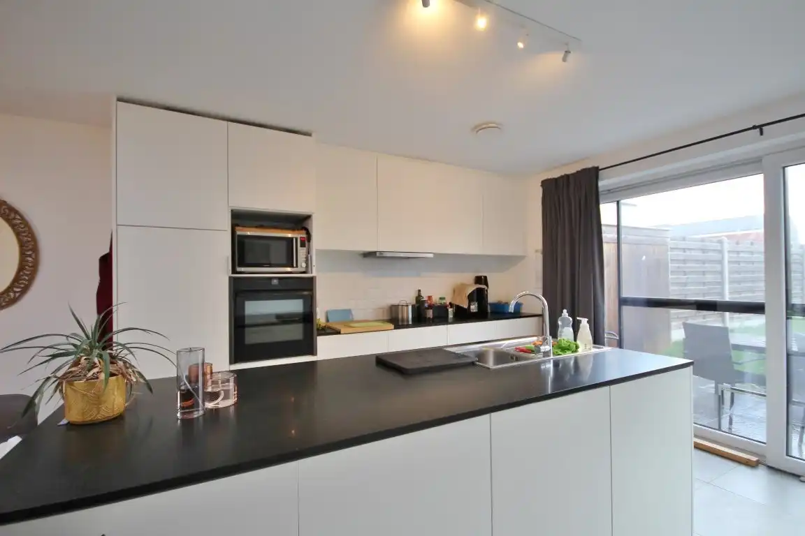 Rustig gelegen woning met 2 slaapkamers en ruime tuin foto 3