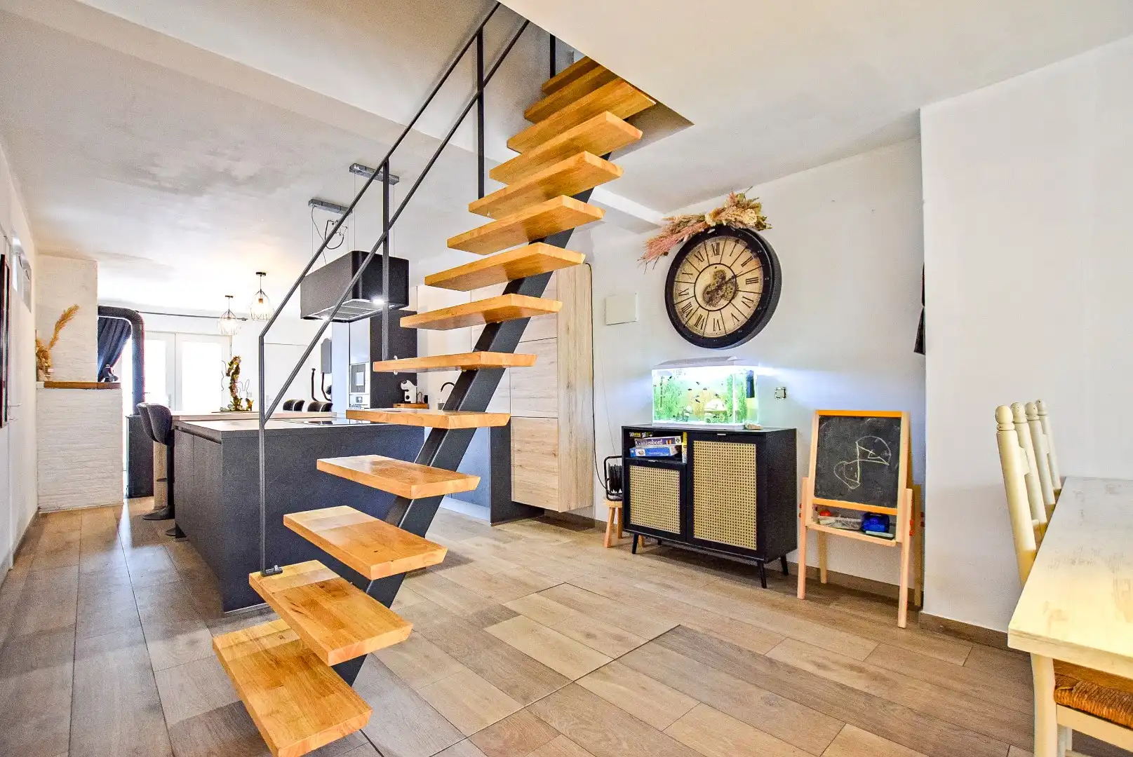 Instapklare rijwoning met 3 slaapkamers en tal van mogelijkheden. foto 7