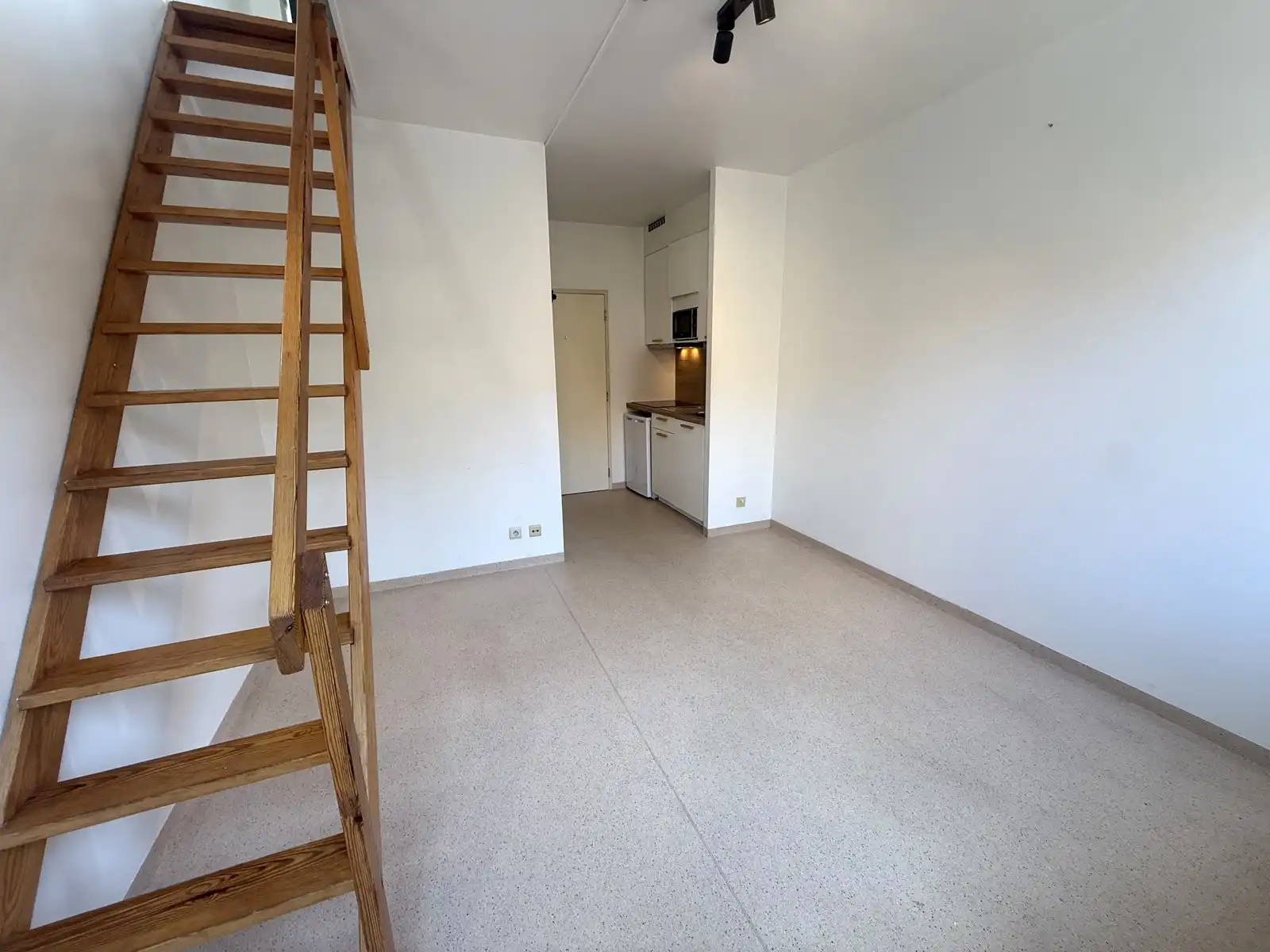 Ruime duplex met terras en parking, nabij Gasthuisberg foto 4