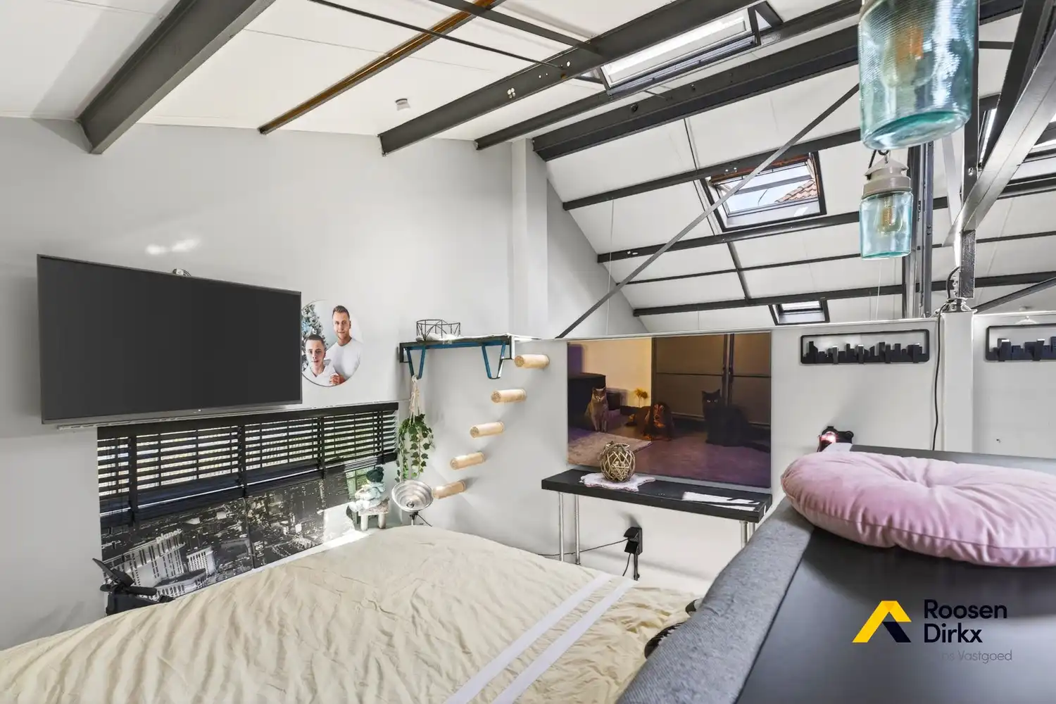Unieke loft met overdekte autostaanplaats en 92m² bewoonbare oppervlakte in Bree centrum foto 18