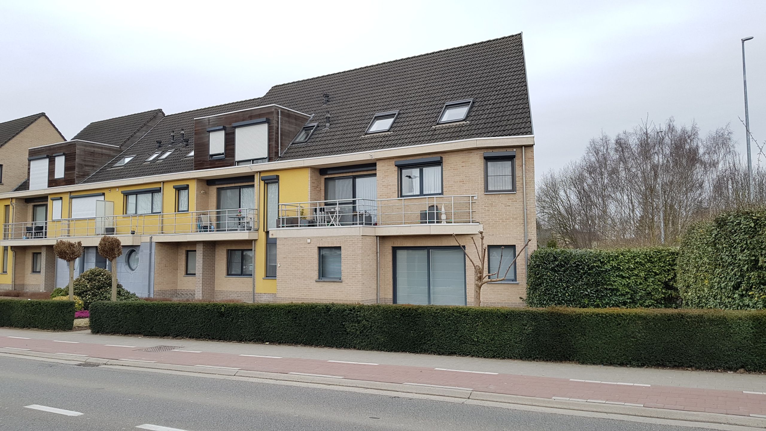 Modern gelijkvloers appartement te huur in Leuven foto {{pictureIndex}}