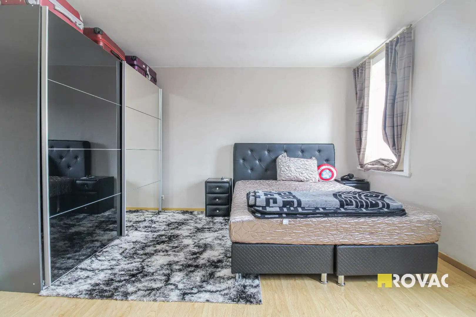 Ruime rijwoning met tuin! foto 11