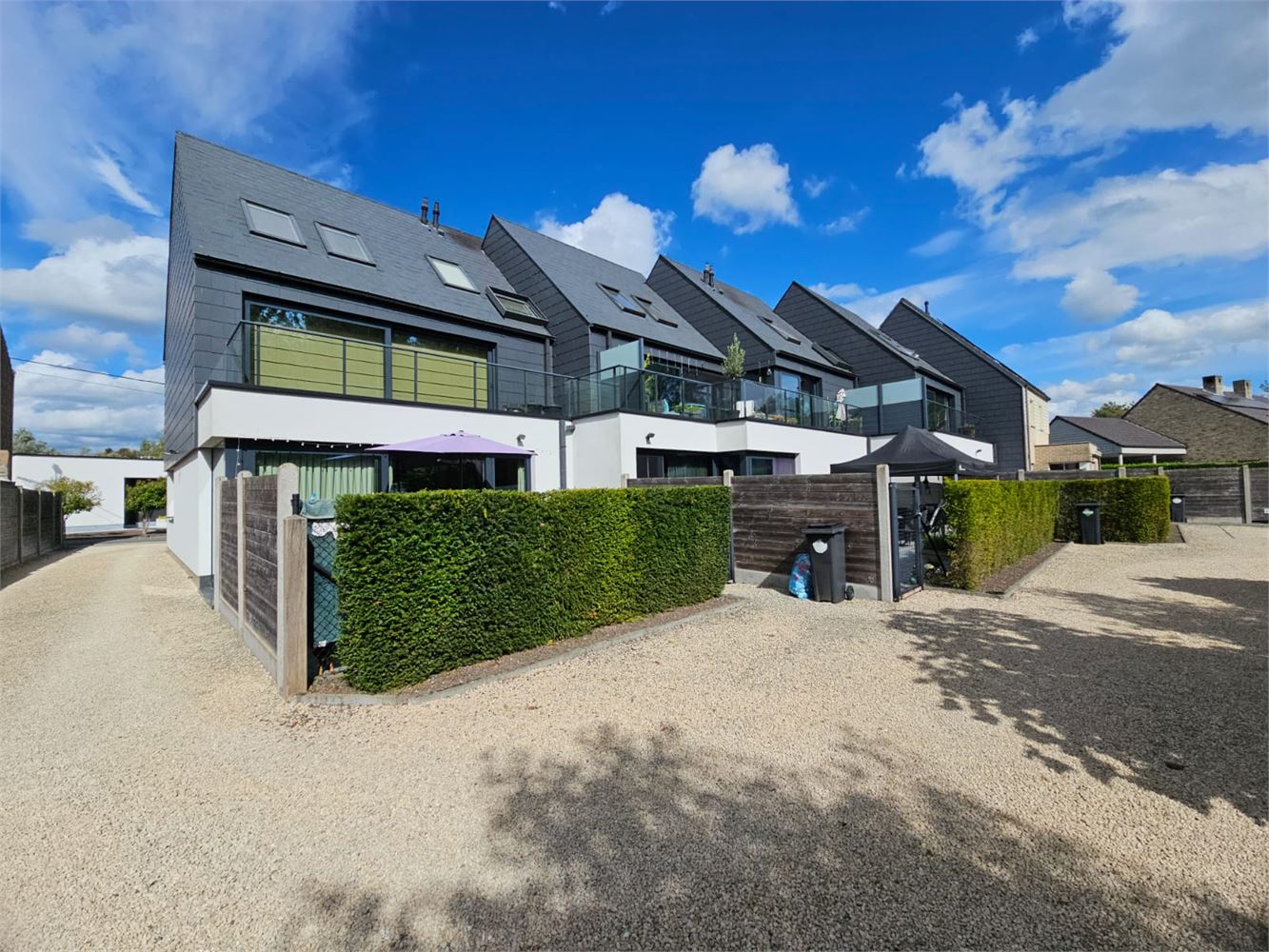 Duplex appartement met 3 slpks, terras (12,63m²) en 3 parkeerplaatsen (Moerbeke) foto 2