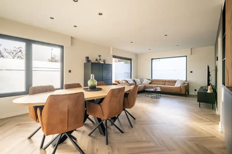 Gerenoveerde halfopen woning met ruime tuin. foto 6