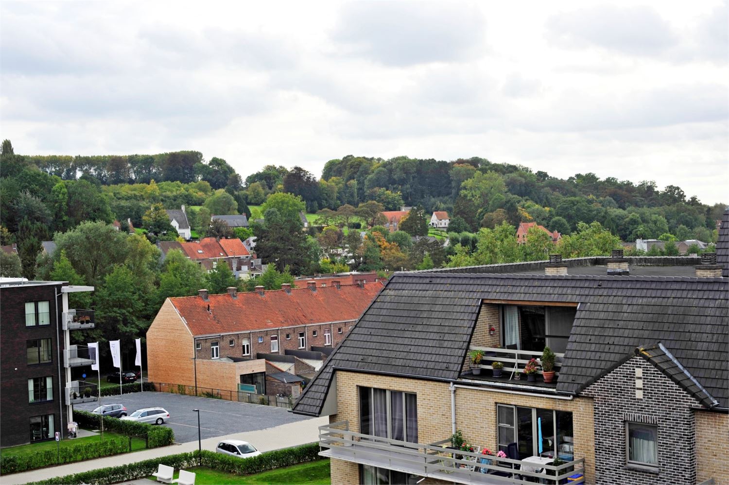 MODERNE ASSISENTIEWONING INCL. AUTOSTAANPLAATS foto 19