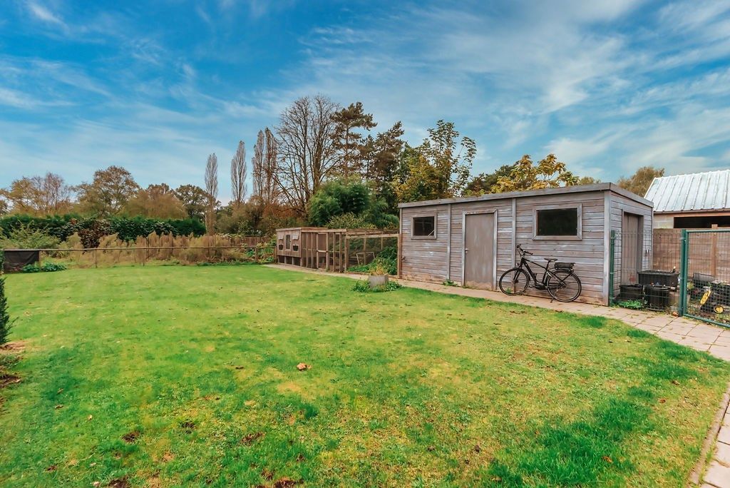 Vrijstaande woning op een ruim perceel van 1170 m² foto 21