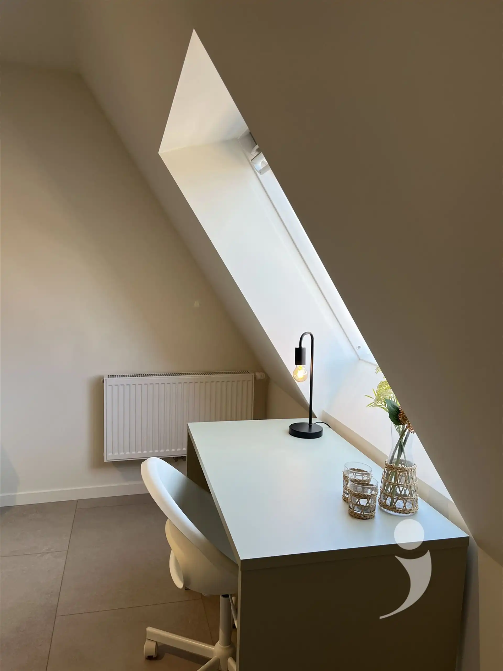 Opbrengsteigendom met 21 kamers en 1 studio foto 18