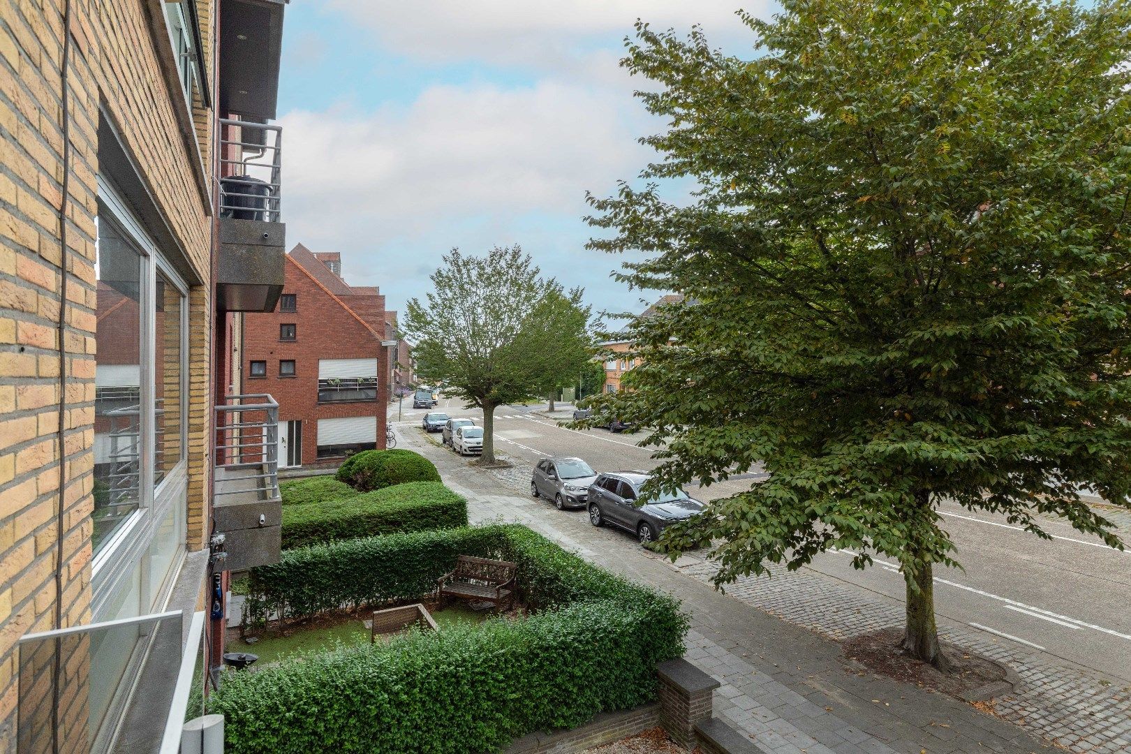 Instapklaar appartement met twee slaapkamers en zonneterrasje in de aller beste buurt: Kristus-Koning.  foto 14