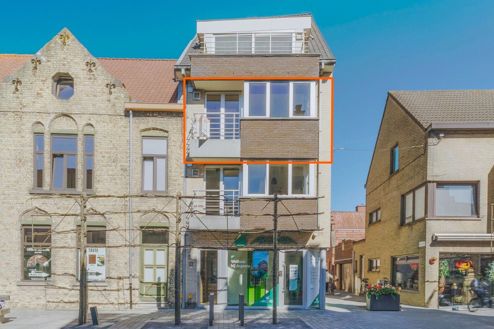 Instapklare appartement met 2 slaapkamers foto {{pictureIndex}}