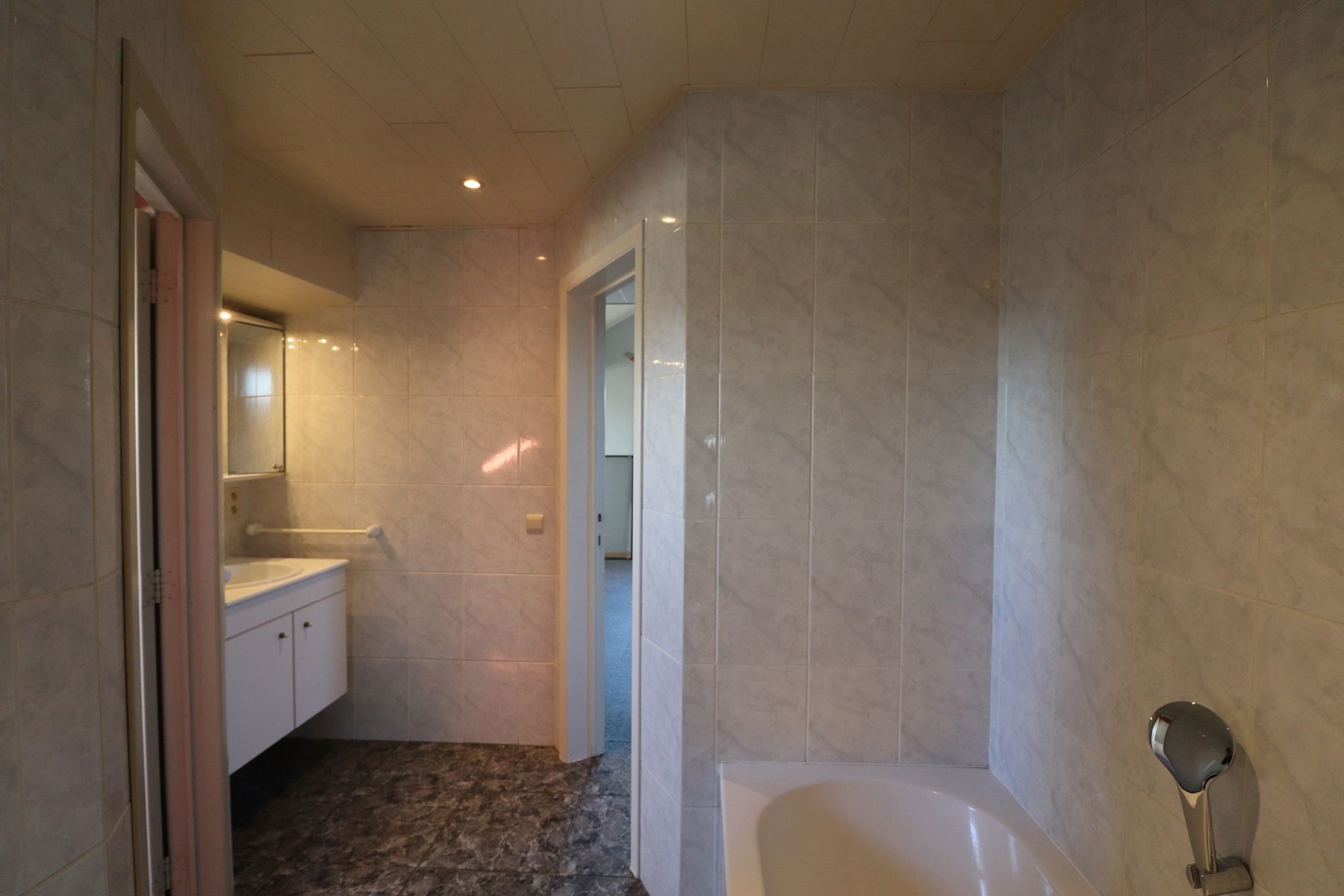 Een dakappartement met 1 slaapkamer op een rustige locatie in Beerse. foto 9