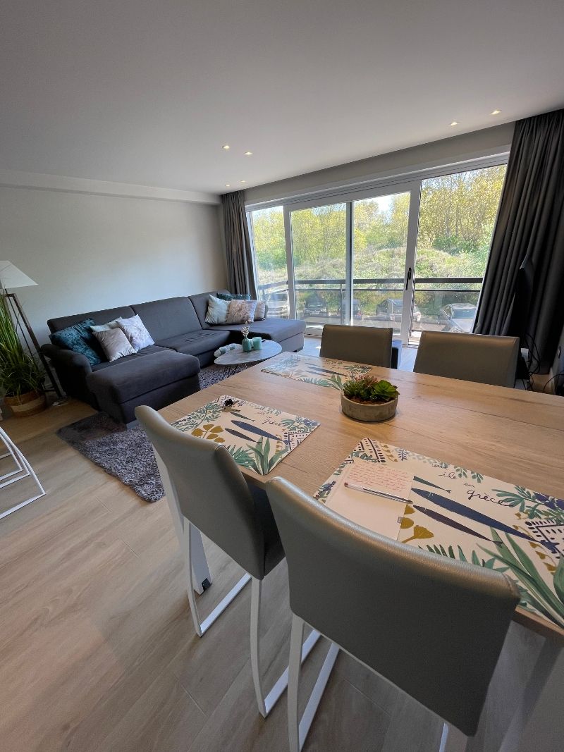 Mooi bemeubeld appartement met centrale ligging en zicht op de duinen! foto 4