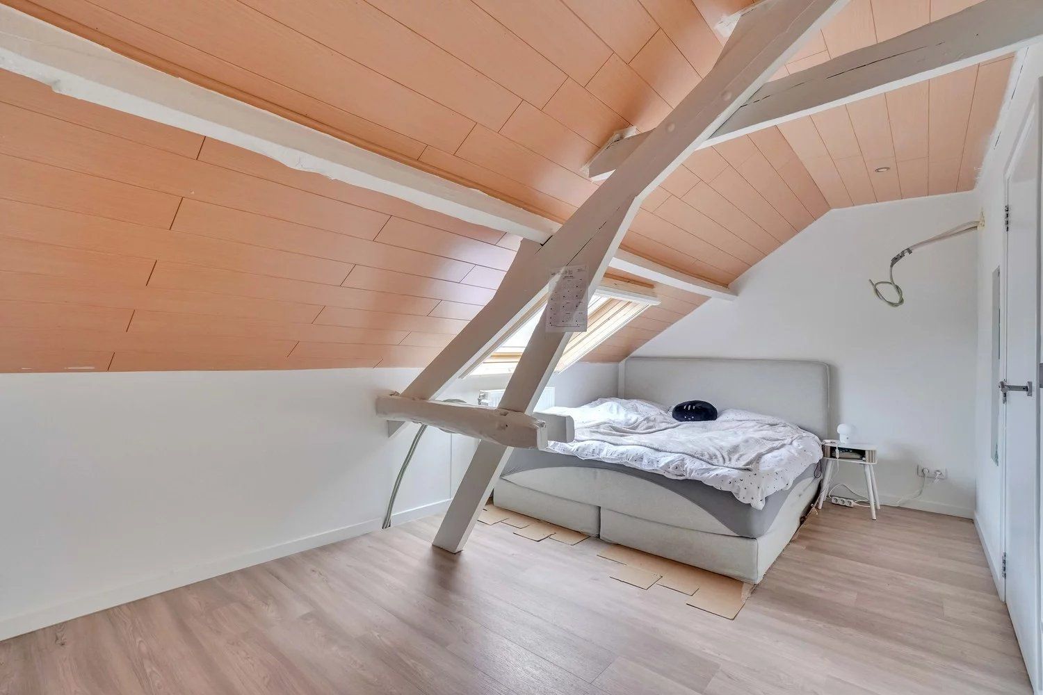 Ruime, gerenoveerde woning op een goede locatie foto 20