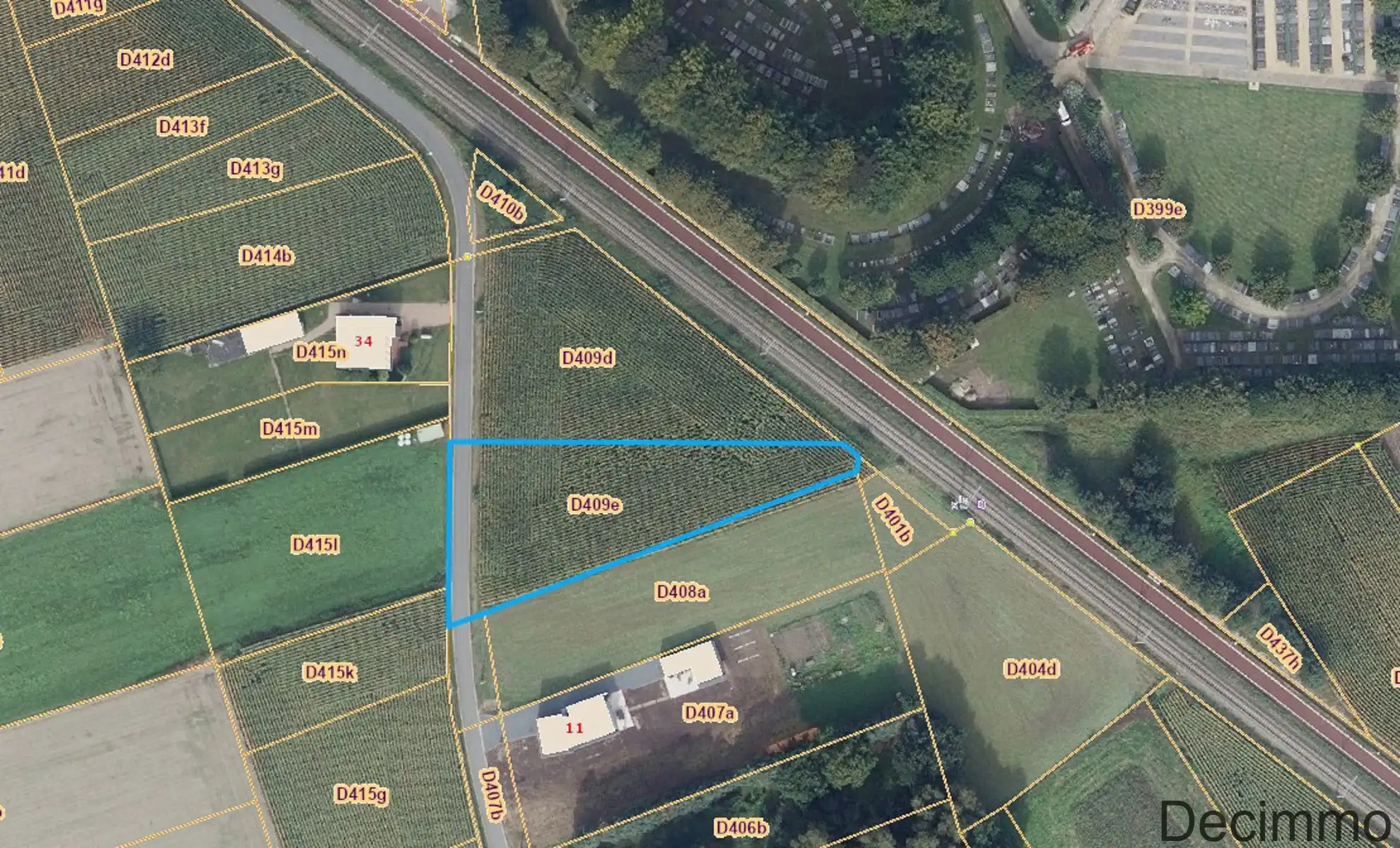 Perceel grond gelegen in woonuitbreidingsgebied van ca. 2123 m² foto {{pictureIndex}}