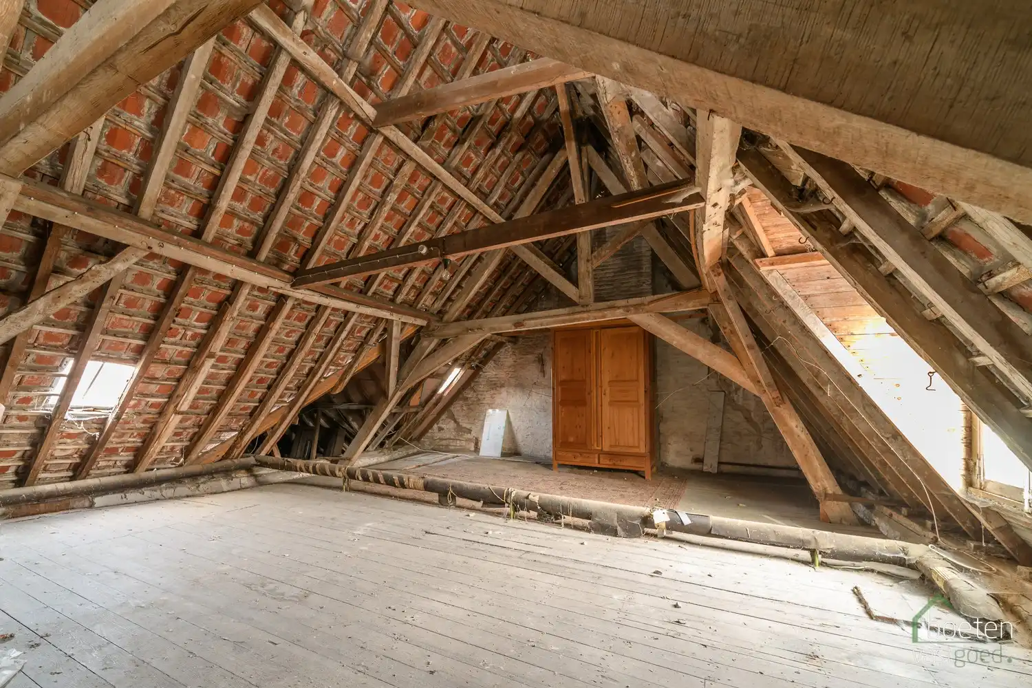 VEURNE: Karaktervol eigendom, type herenwoning, in het bruisende hart van Veurne-centrum, met een waaier van mogelijkheden! foto 15