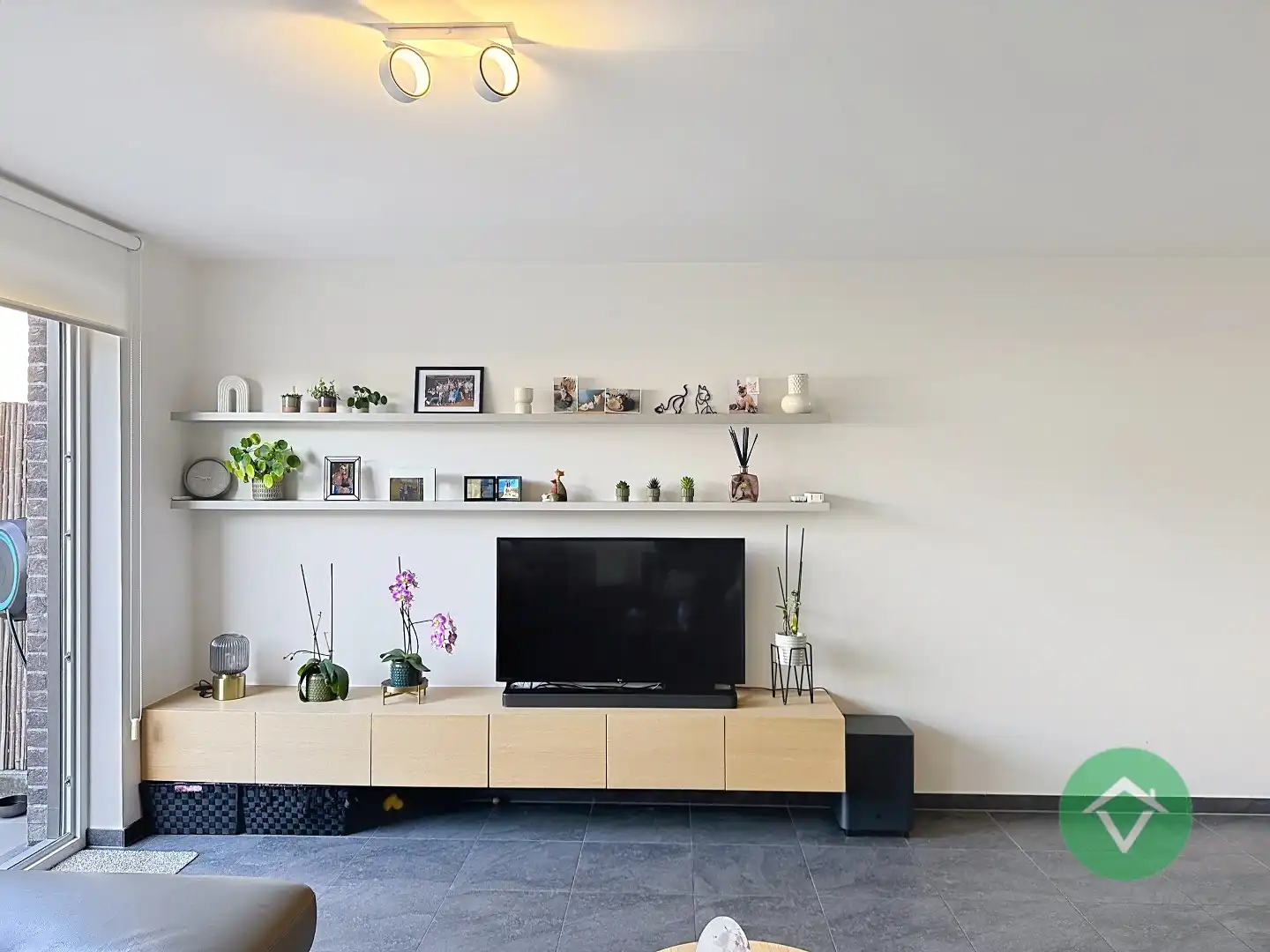Recente gezinswoning (2019) met zonnige tuin en uitweg achteraan - instapklare topper. foto 6