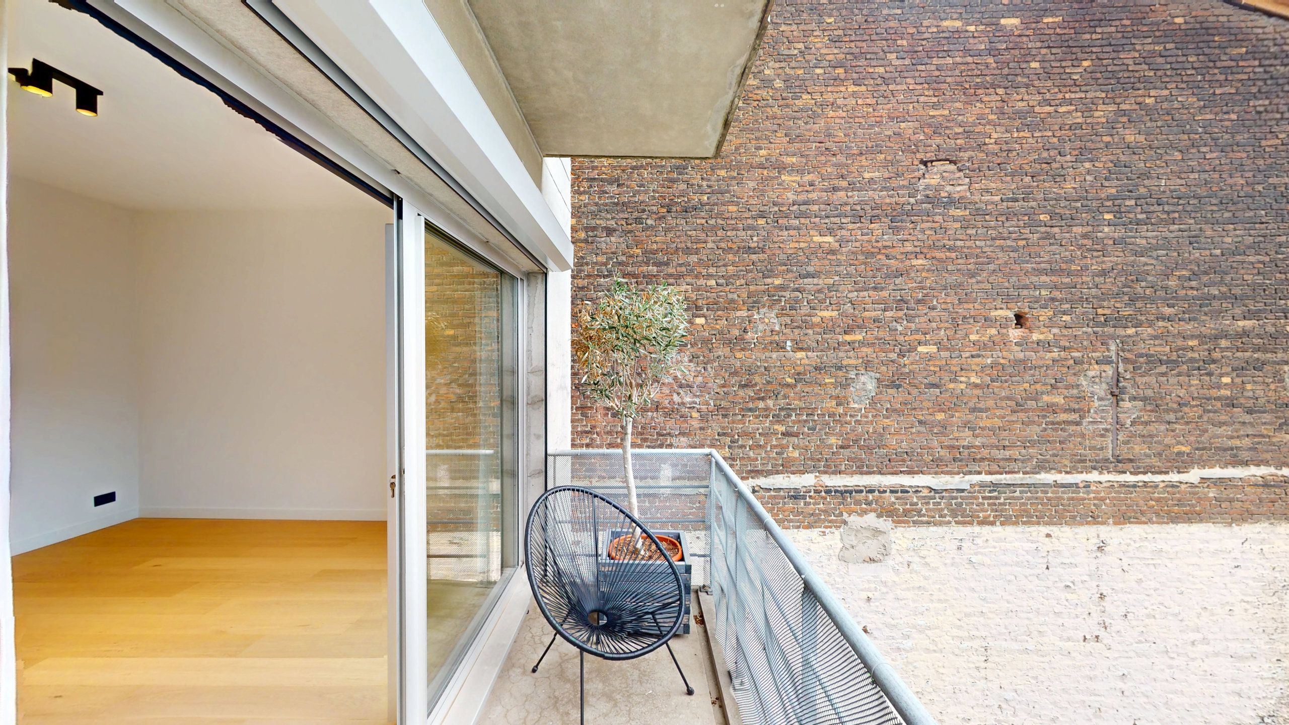 ANTWERPEN - Appartement op het Zuid met 2 ruime slaapkamers foto 9