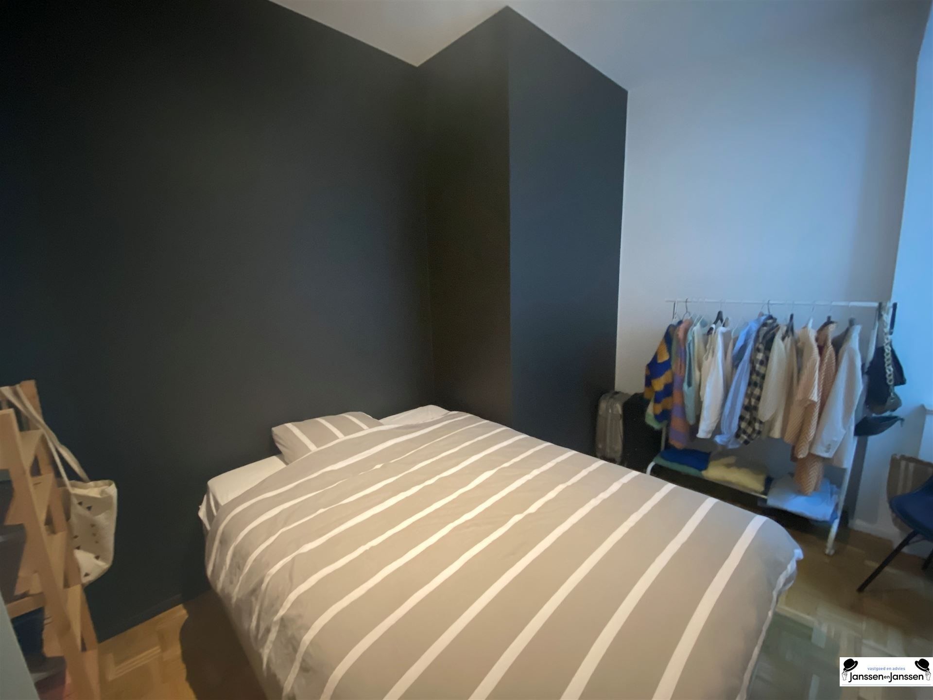 Mooi afgewerkt 2 slaapkamer appartement op en top locatie in Antwerpen foto 14